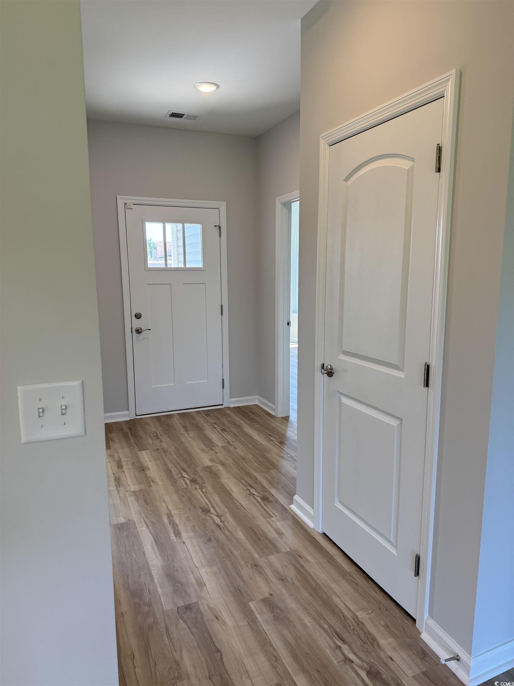 596 Shallow Cove Dr. Property Photo 2