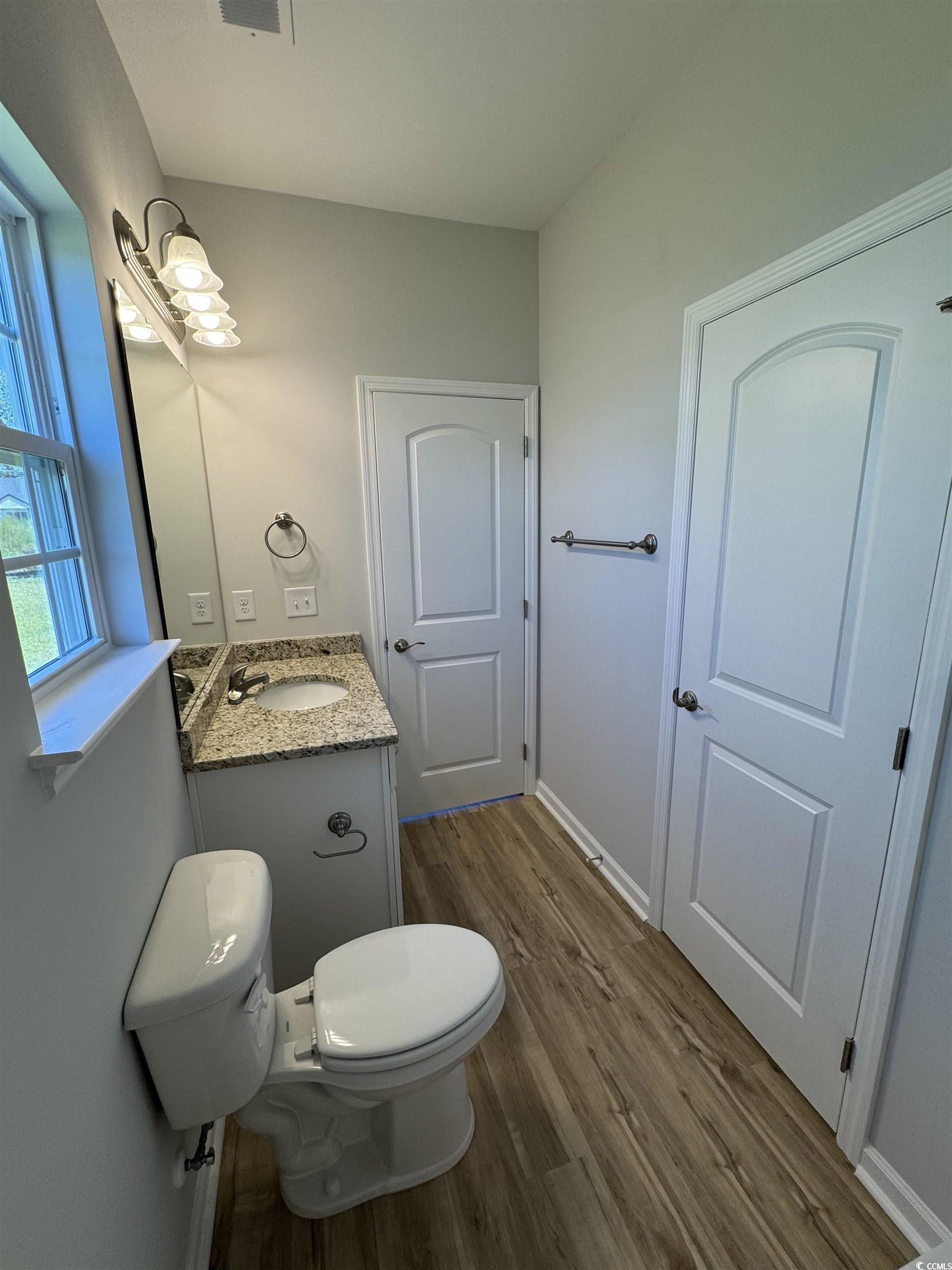 596 Shallow Cove Dr. Property Photo 8
