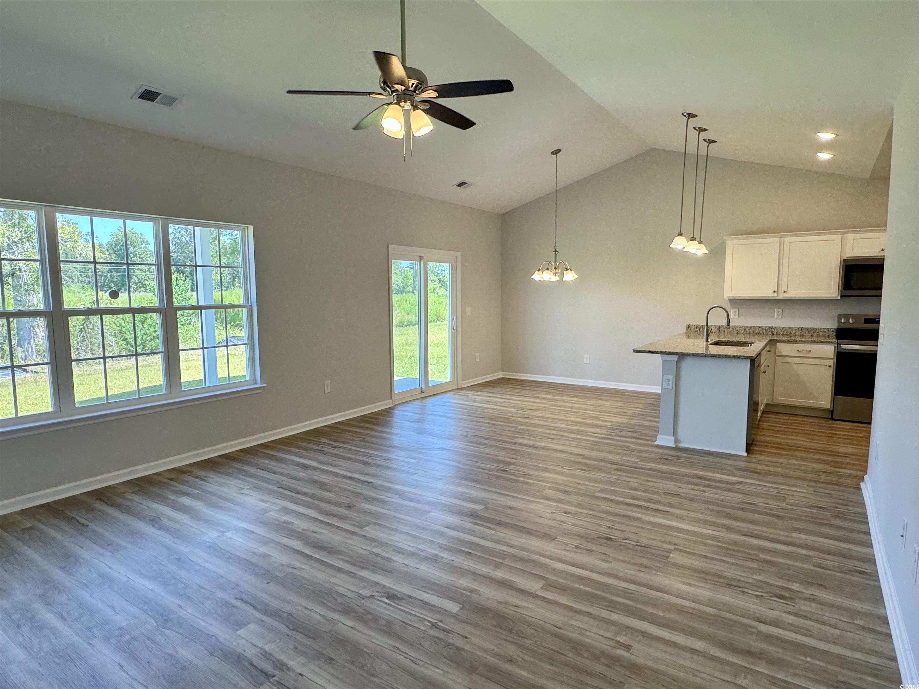 596 Shallow Cove Dr. Property Photo 10