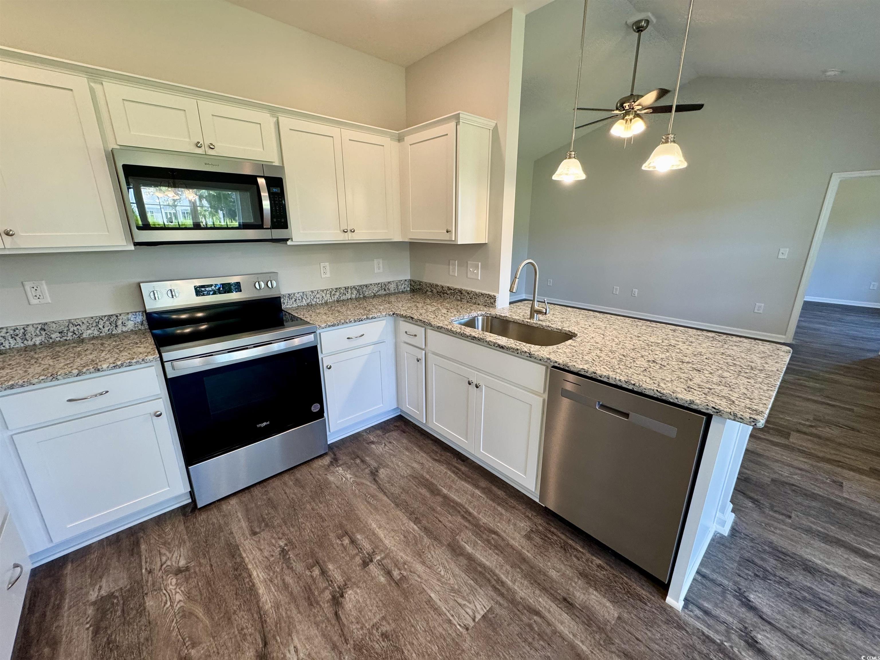 594 Shallow Cove Dr. Property Photo 4