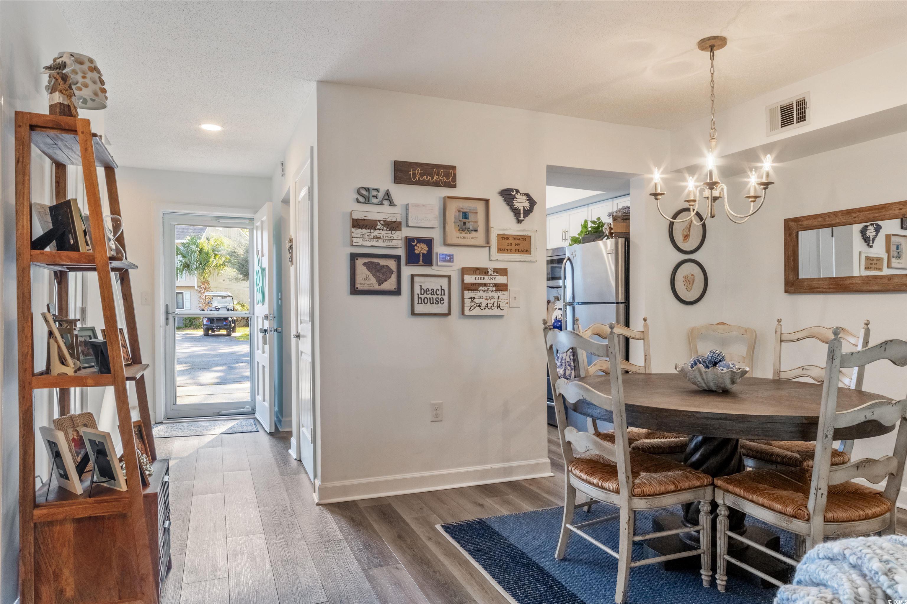 946 Villa Dr. Property Photo 3