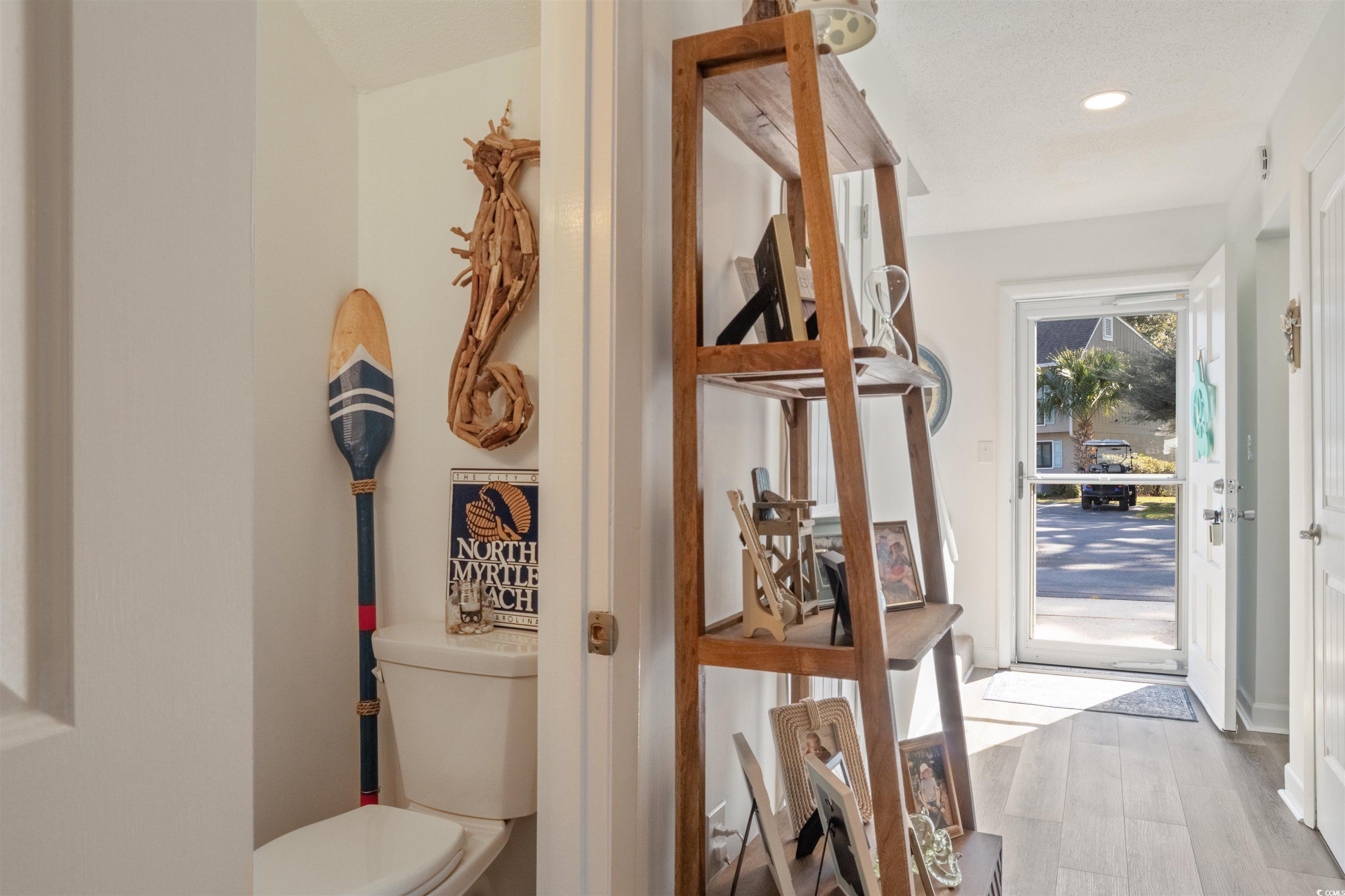 946 Villa Dr. Property Photo 4