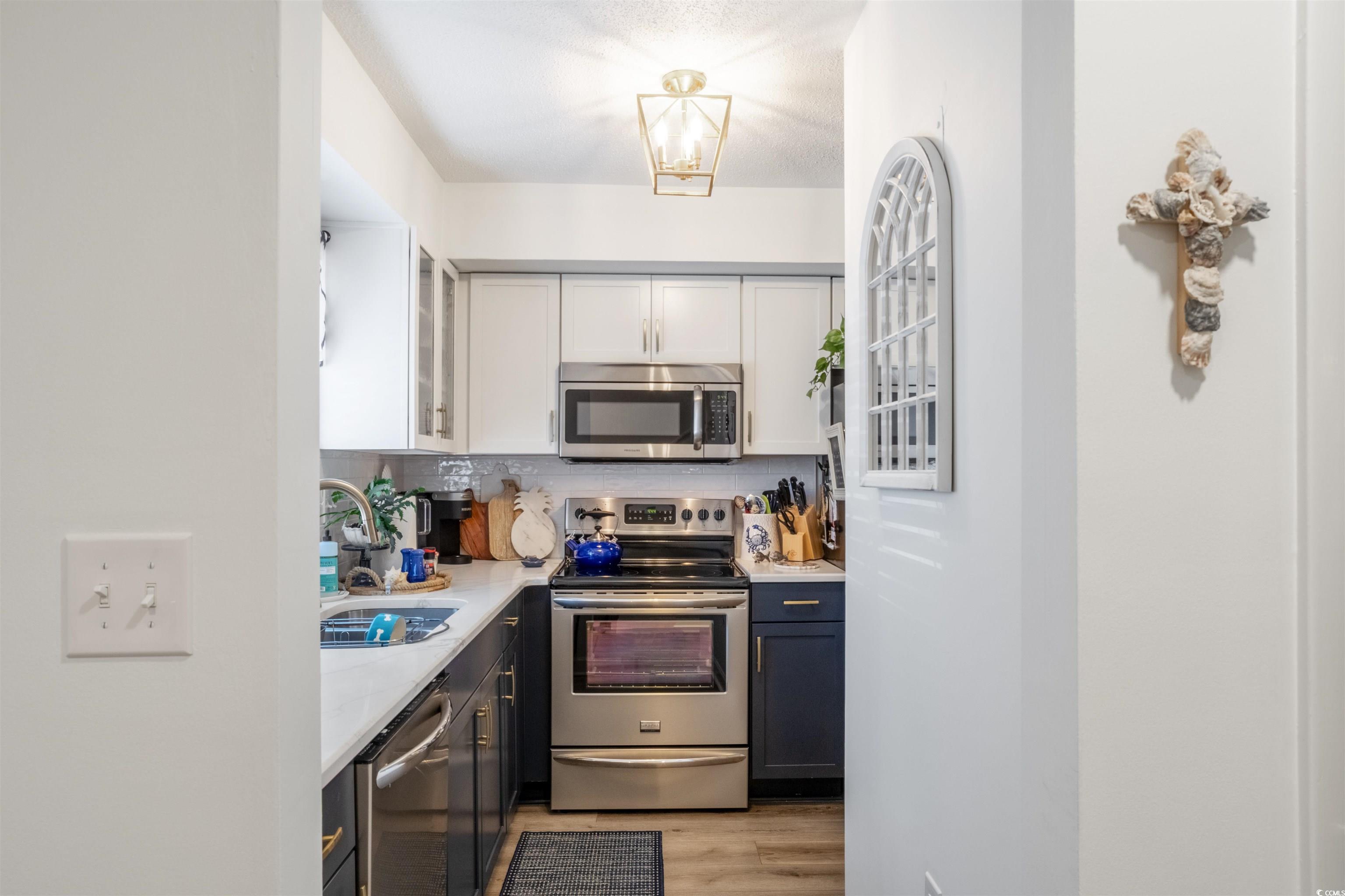 946 Villa Dr. Property Photo 6