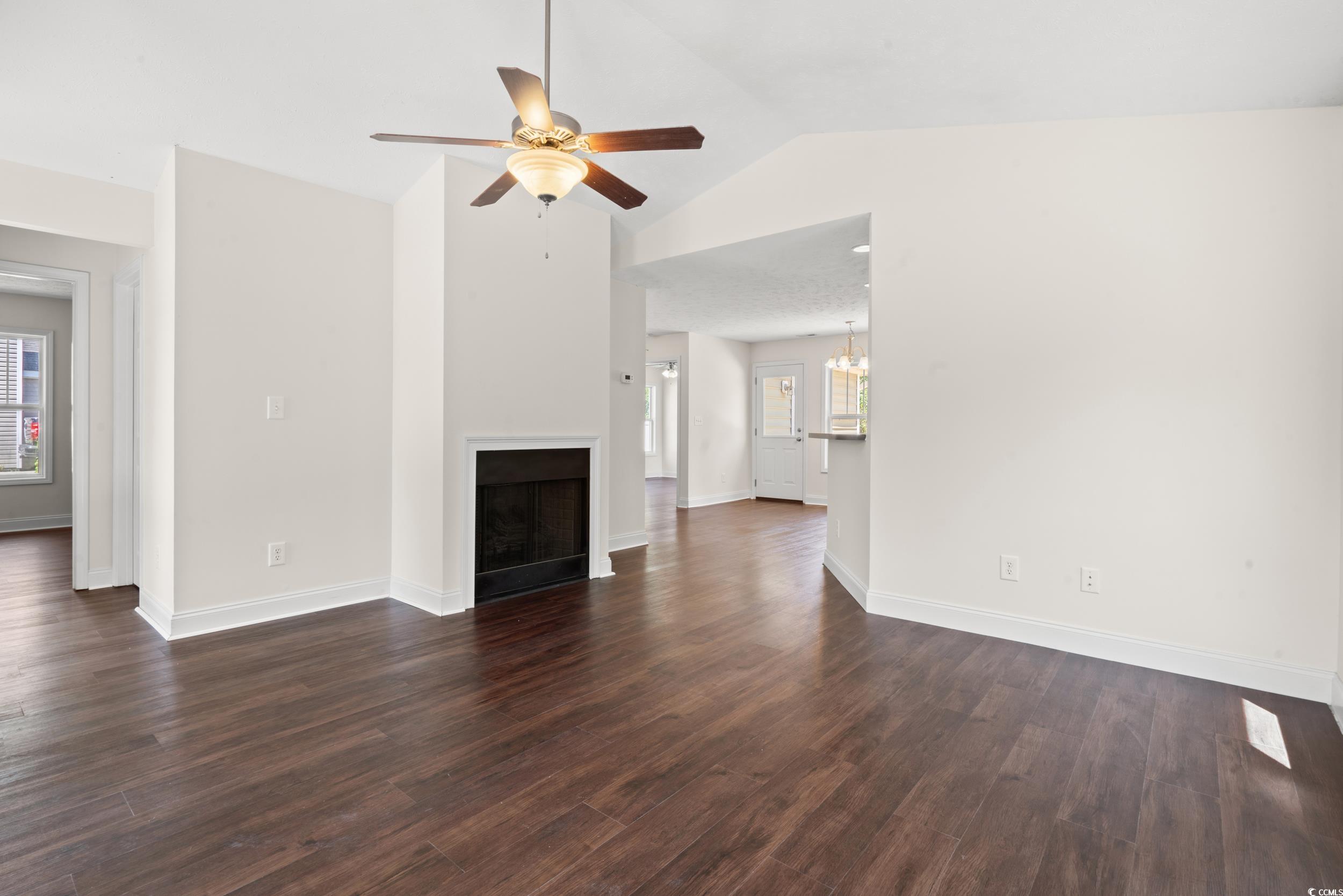 416 Greenwich Dr. Property Photo 2