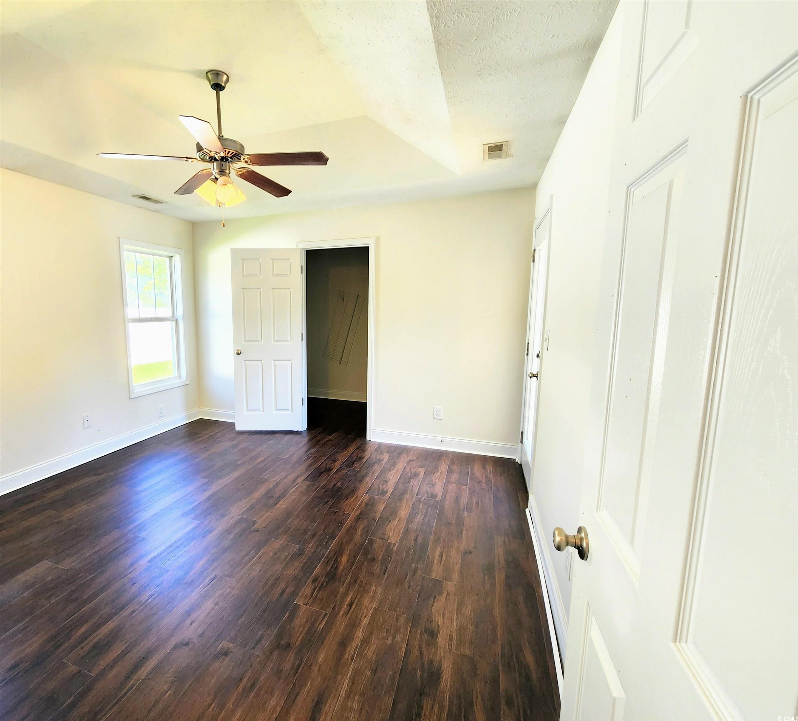 416 Greenwich Dr. Property Photo 8