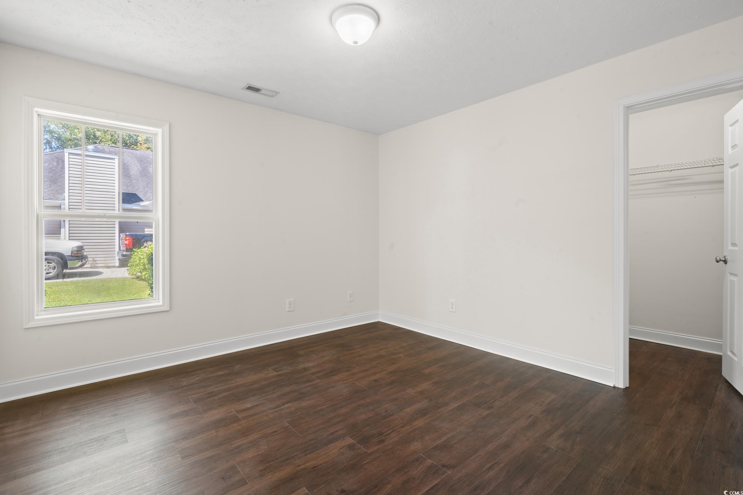 416 Greenwich Dr. Property Photo 13