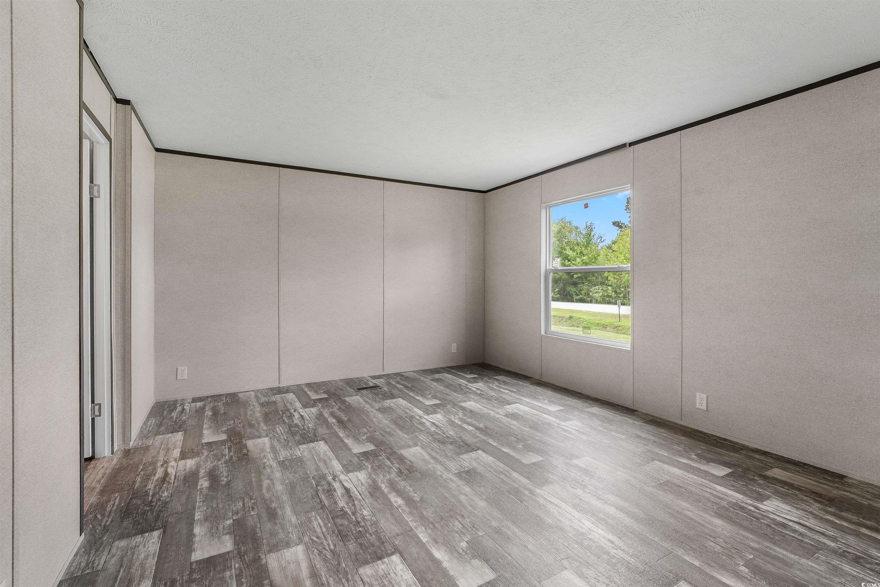 558 Swinton Rd. Property Photo 7