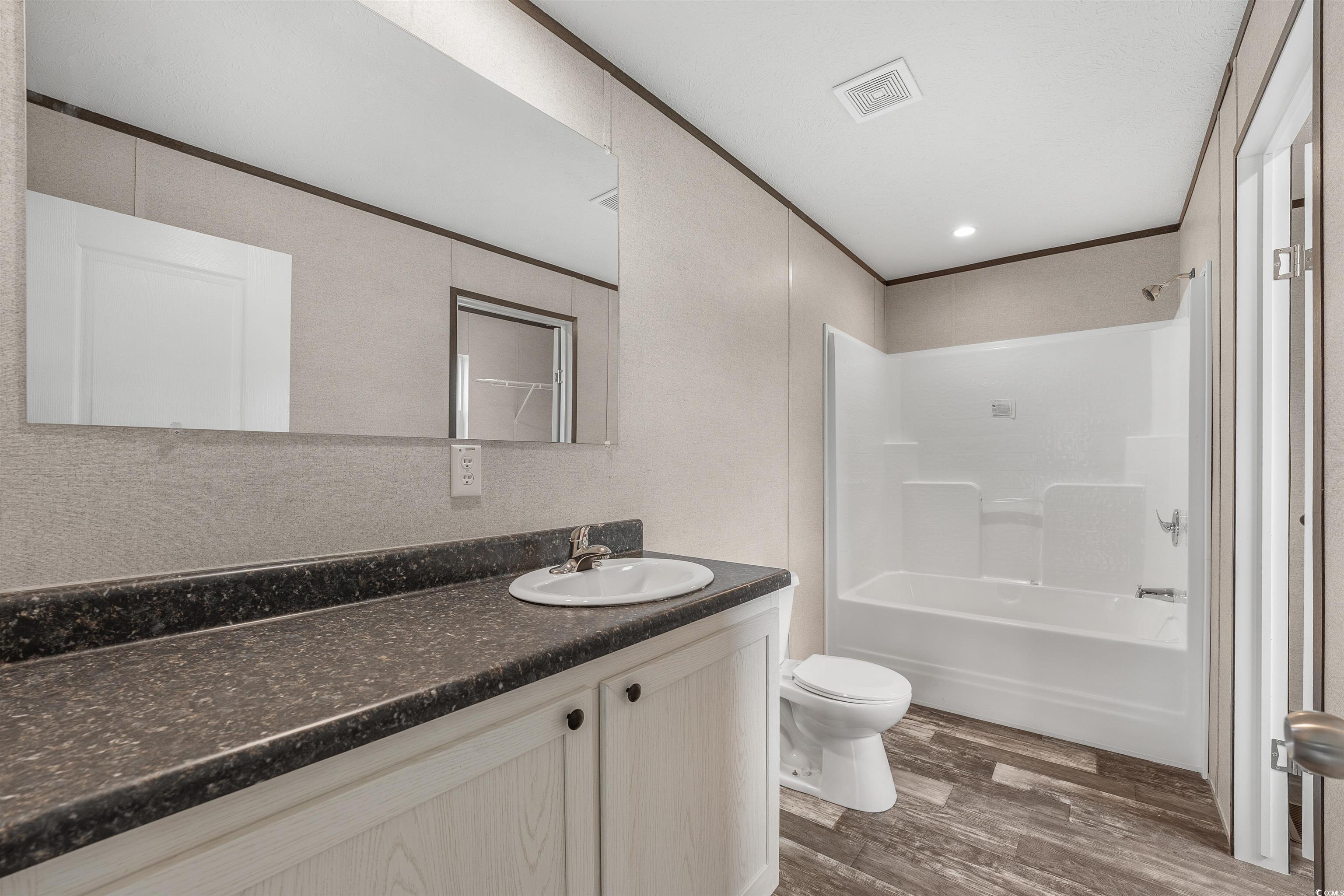 558 Swinton Rd. Property Photo 10