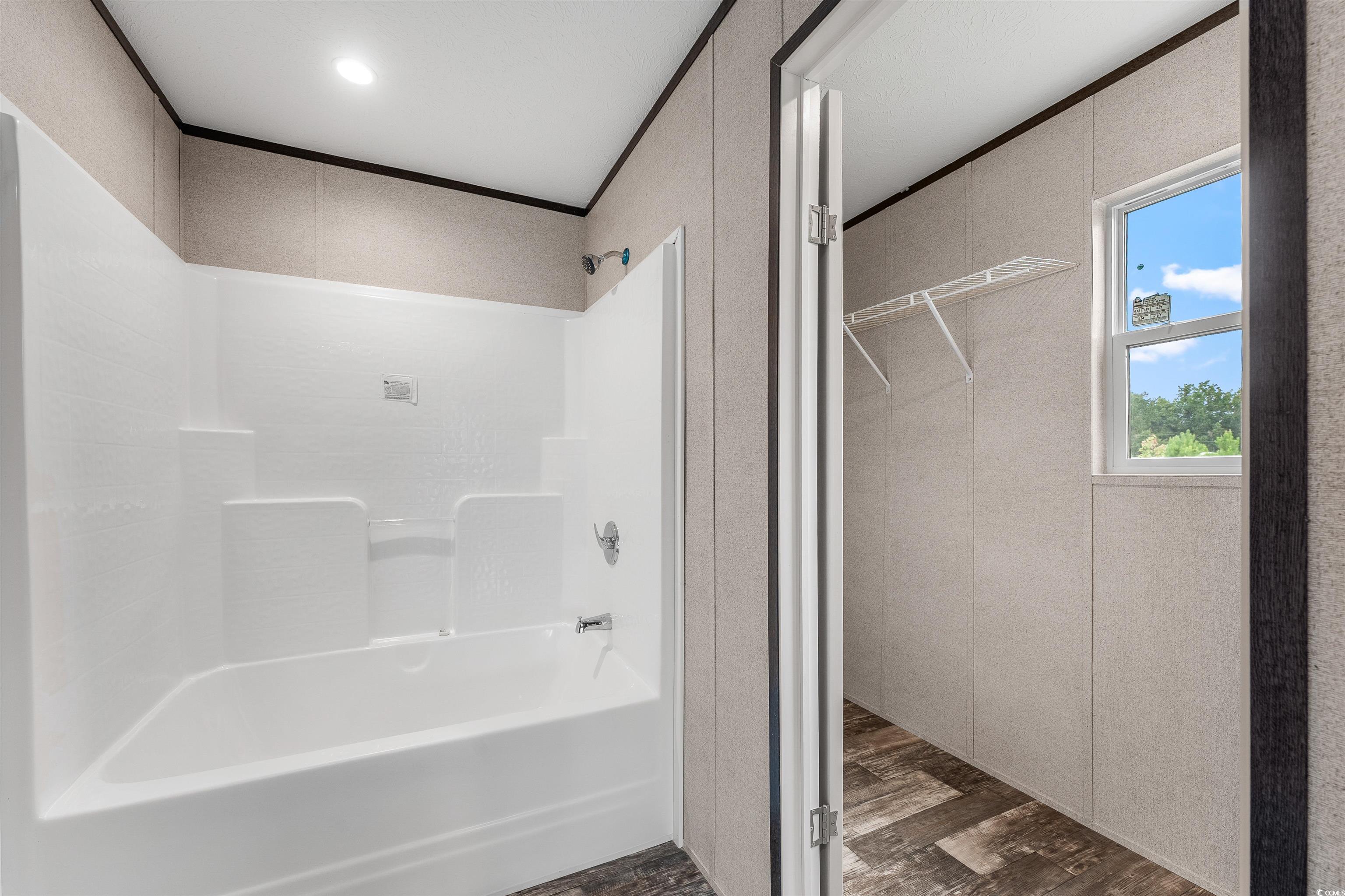 558 Swinton Rd. Property Photo 11