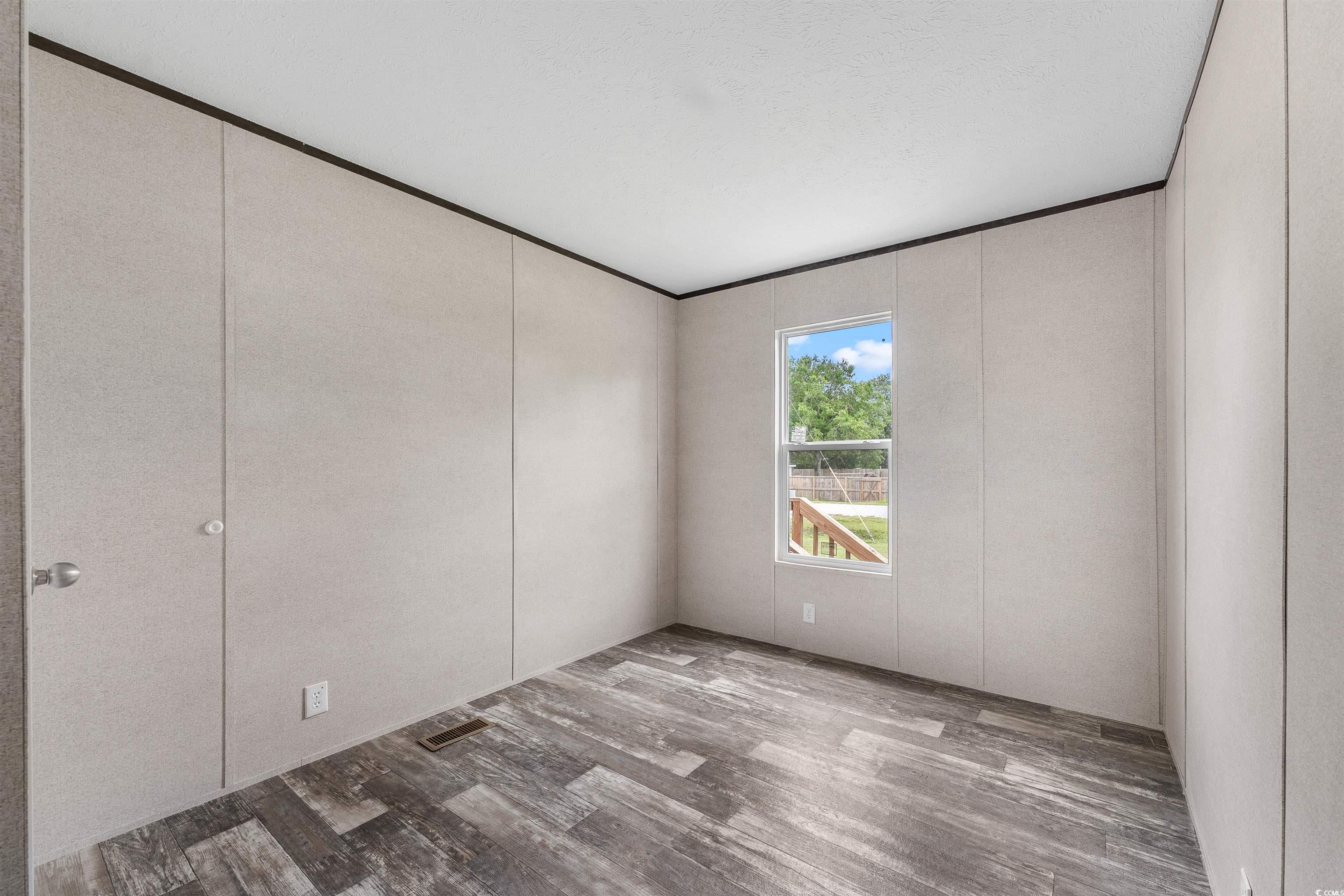 558 Swinton Rd. Property Photo 14