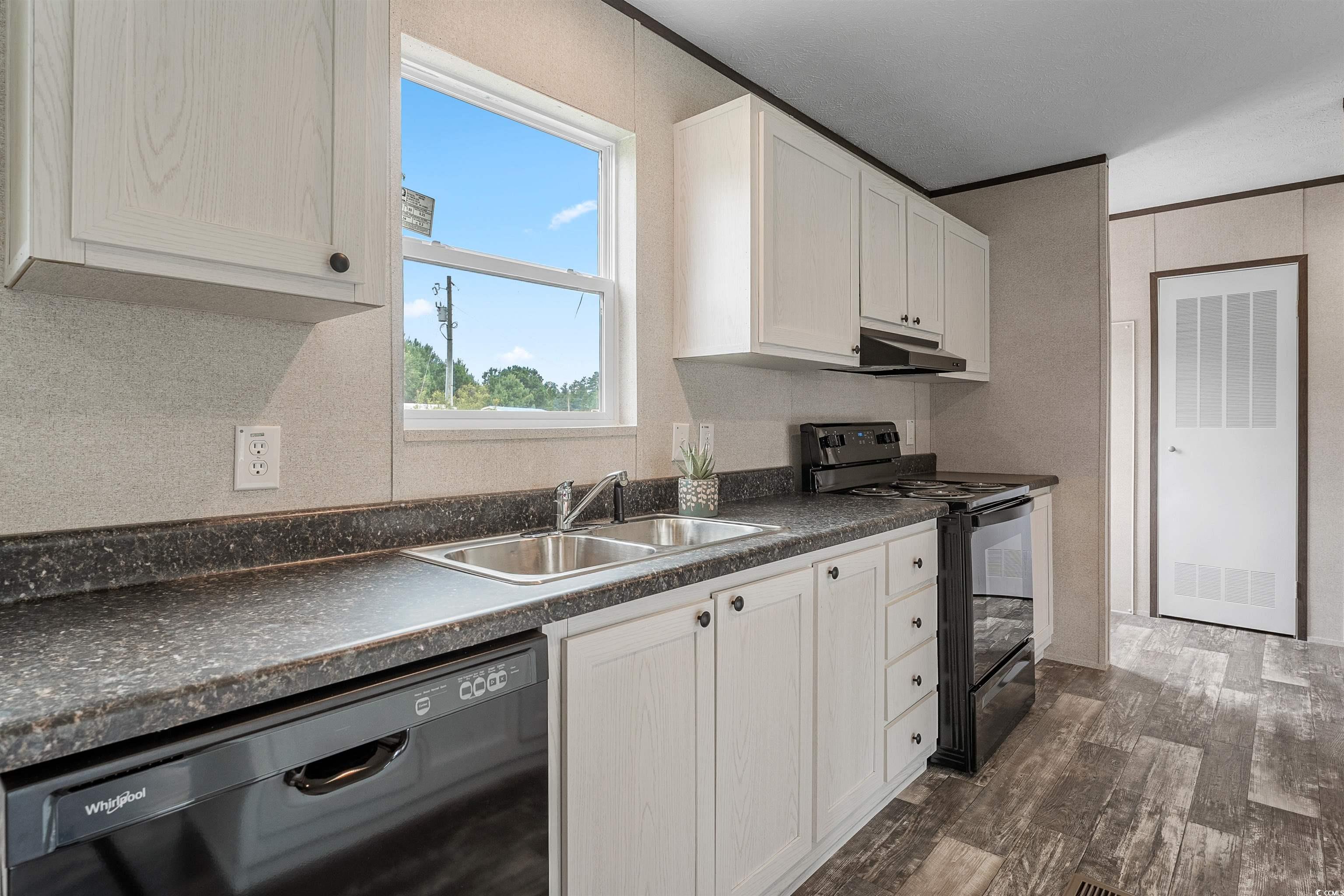 558 Swinton Rd. Property Photo 23