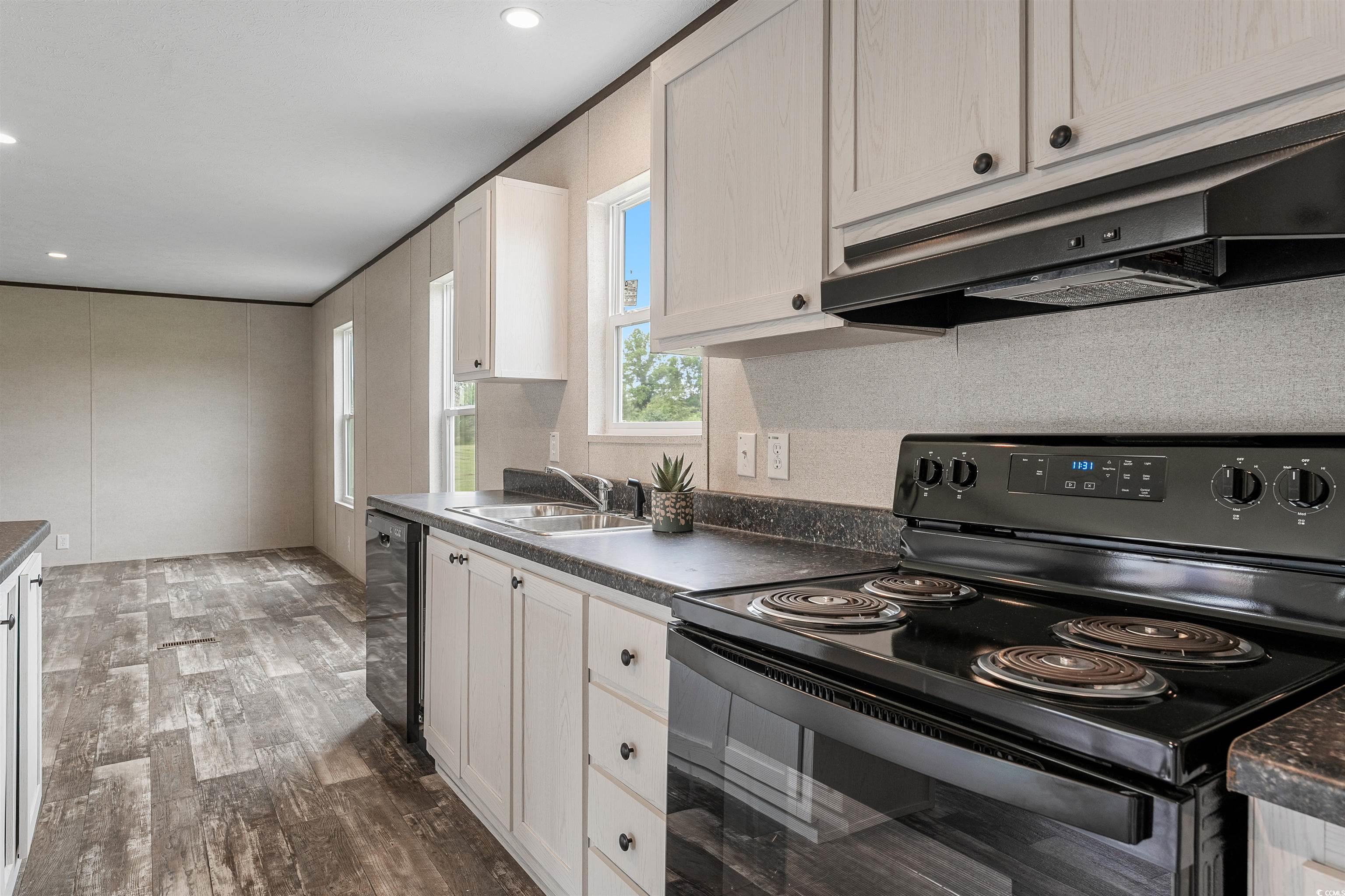 558 Swinton Rd. Property Photo 24