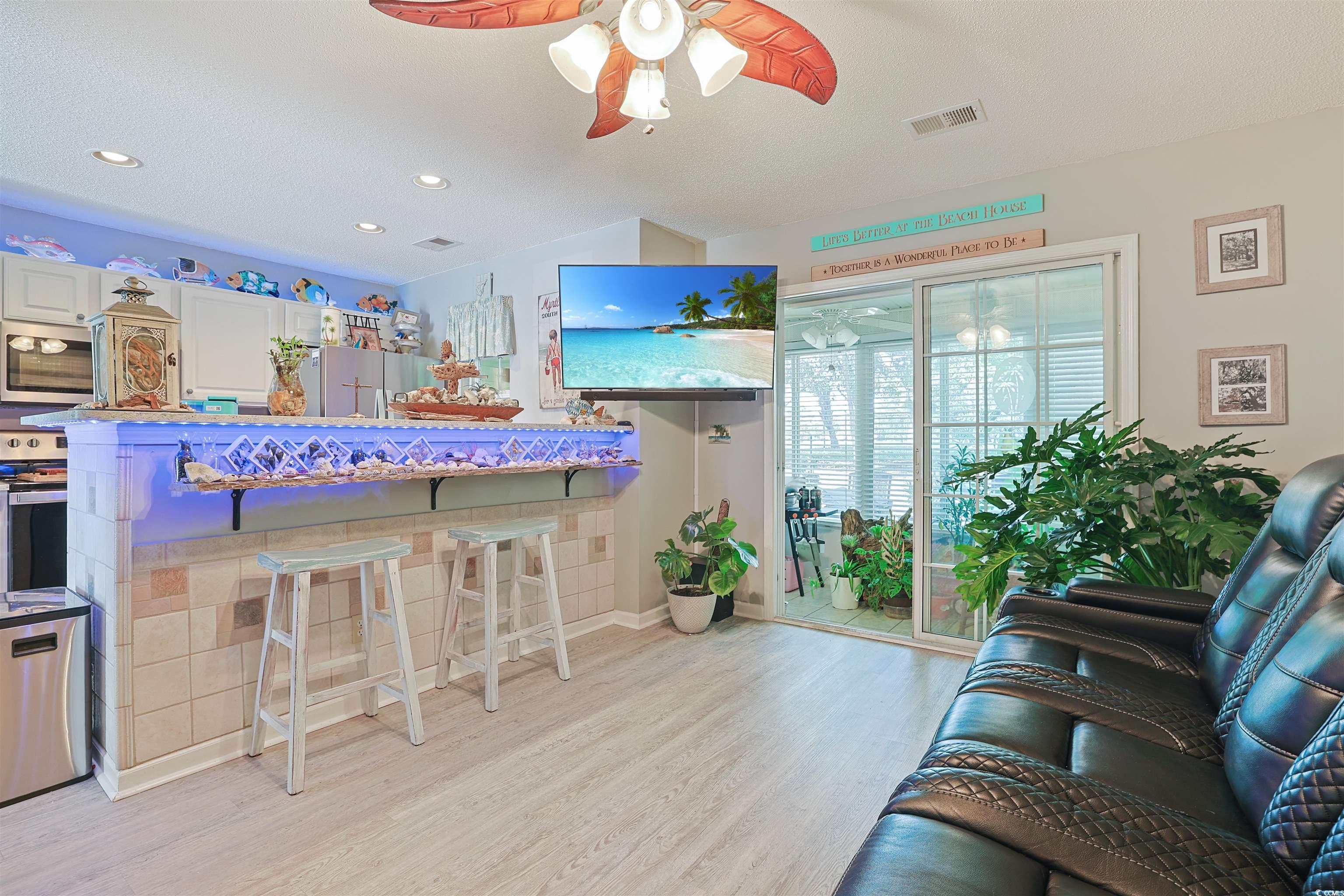 1048 Portico Loop Property Photo 3