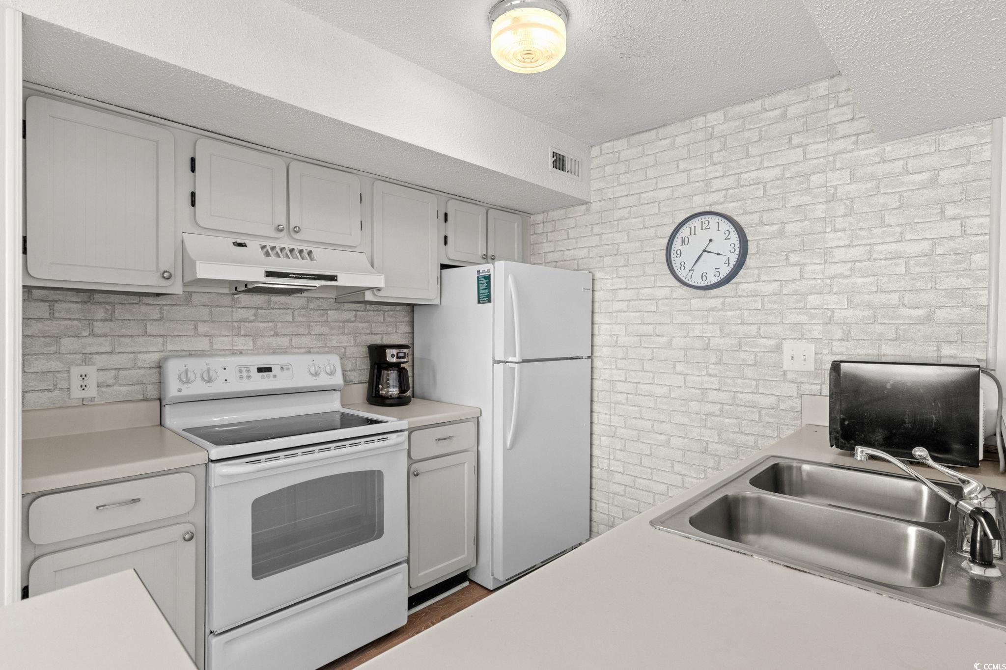 2500 N Ocean Blvd. Property Photo 6