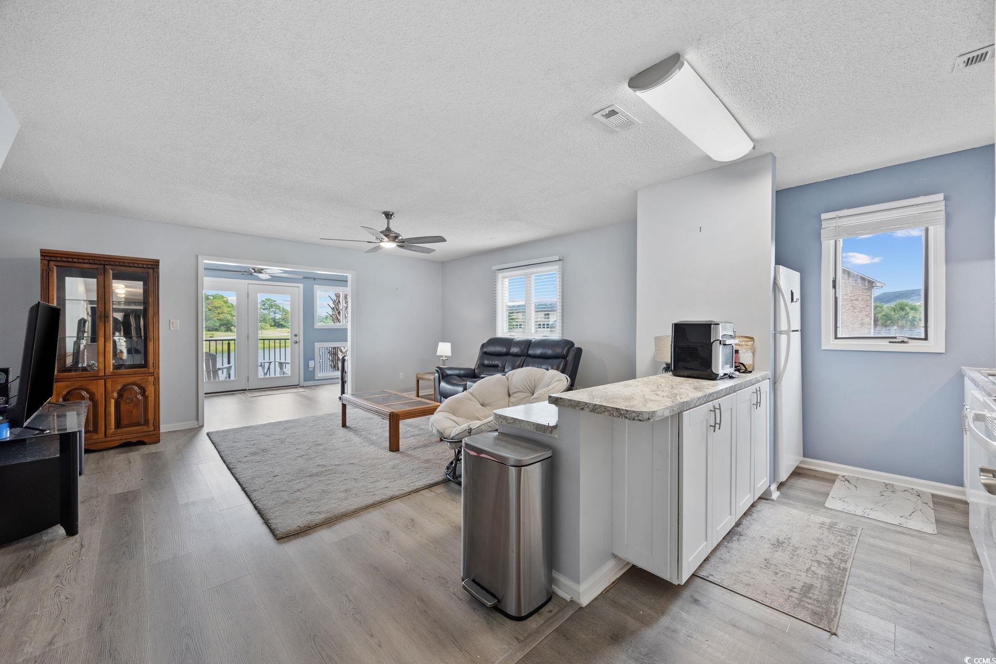 206 Double Eagle Dr. Property Photo 3