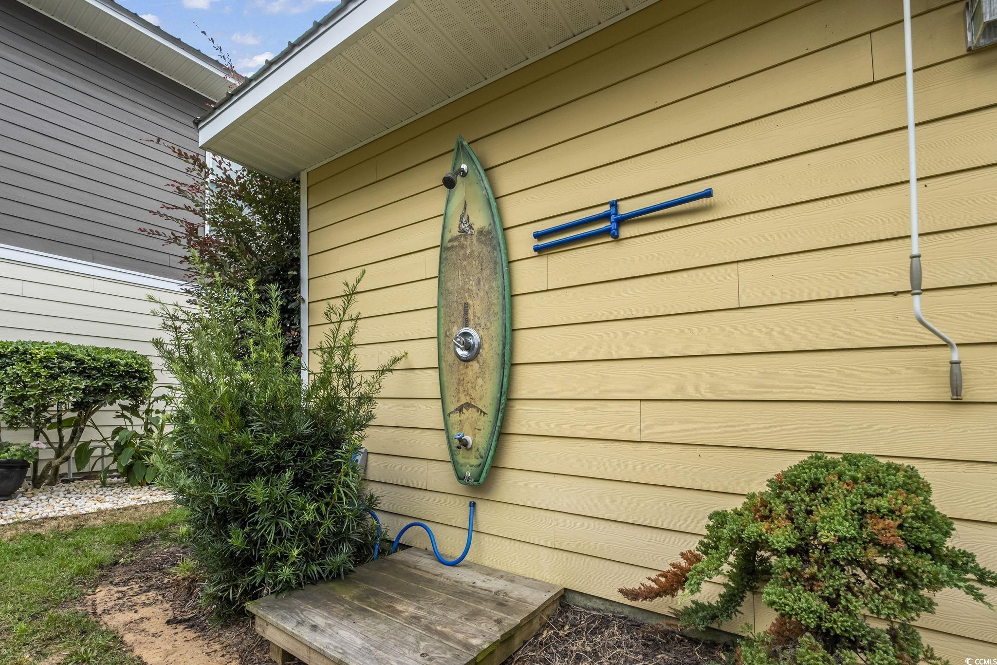 124 Weatherboard Ct. Property Photo 2