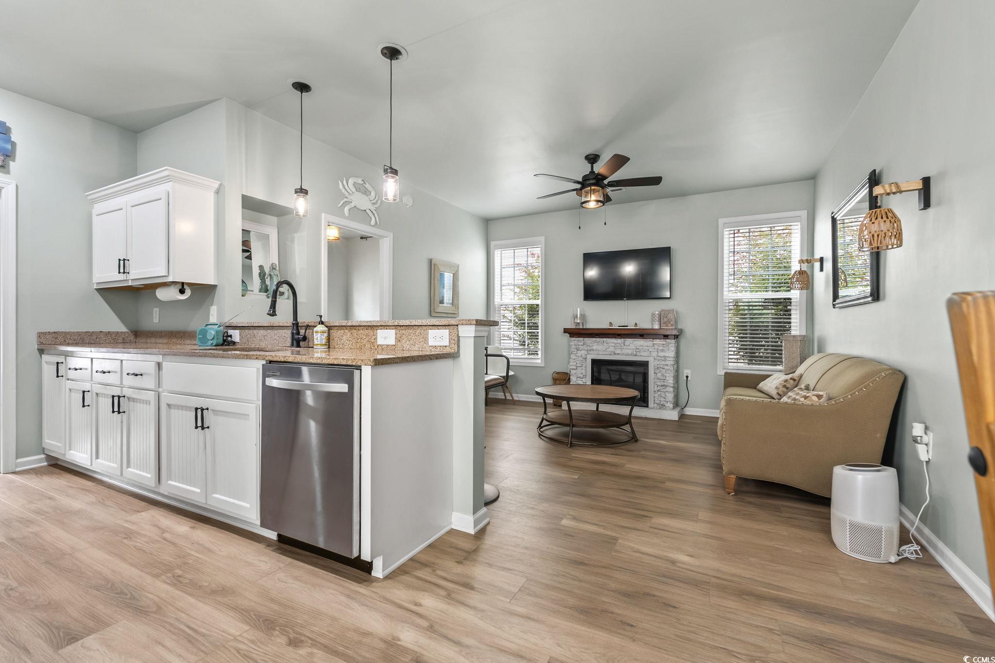 124 Weatherboard Ct. Property Photo 3