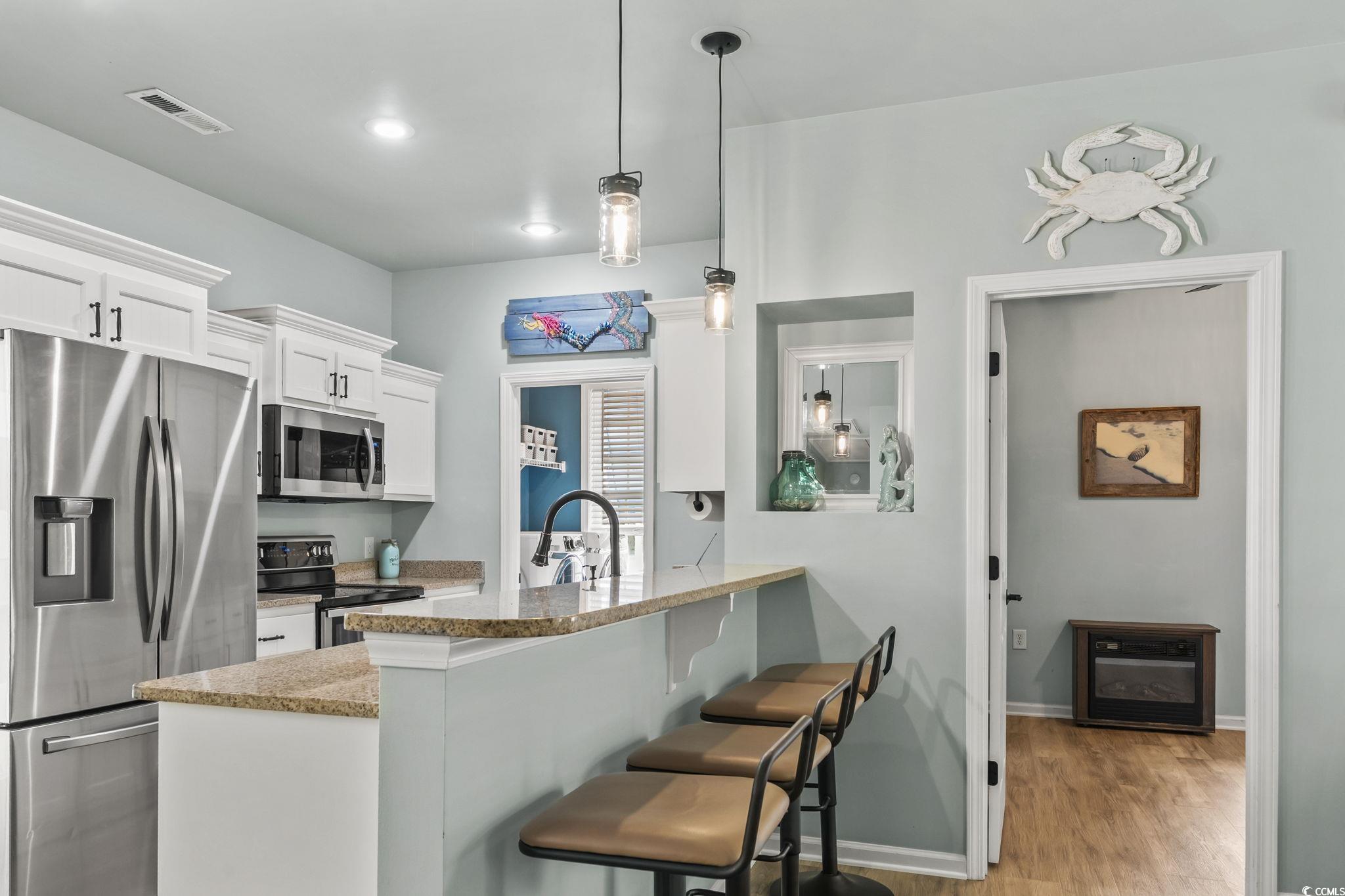 124 Weatherboard Ct. Property Photo 9