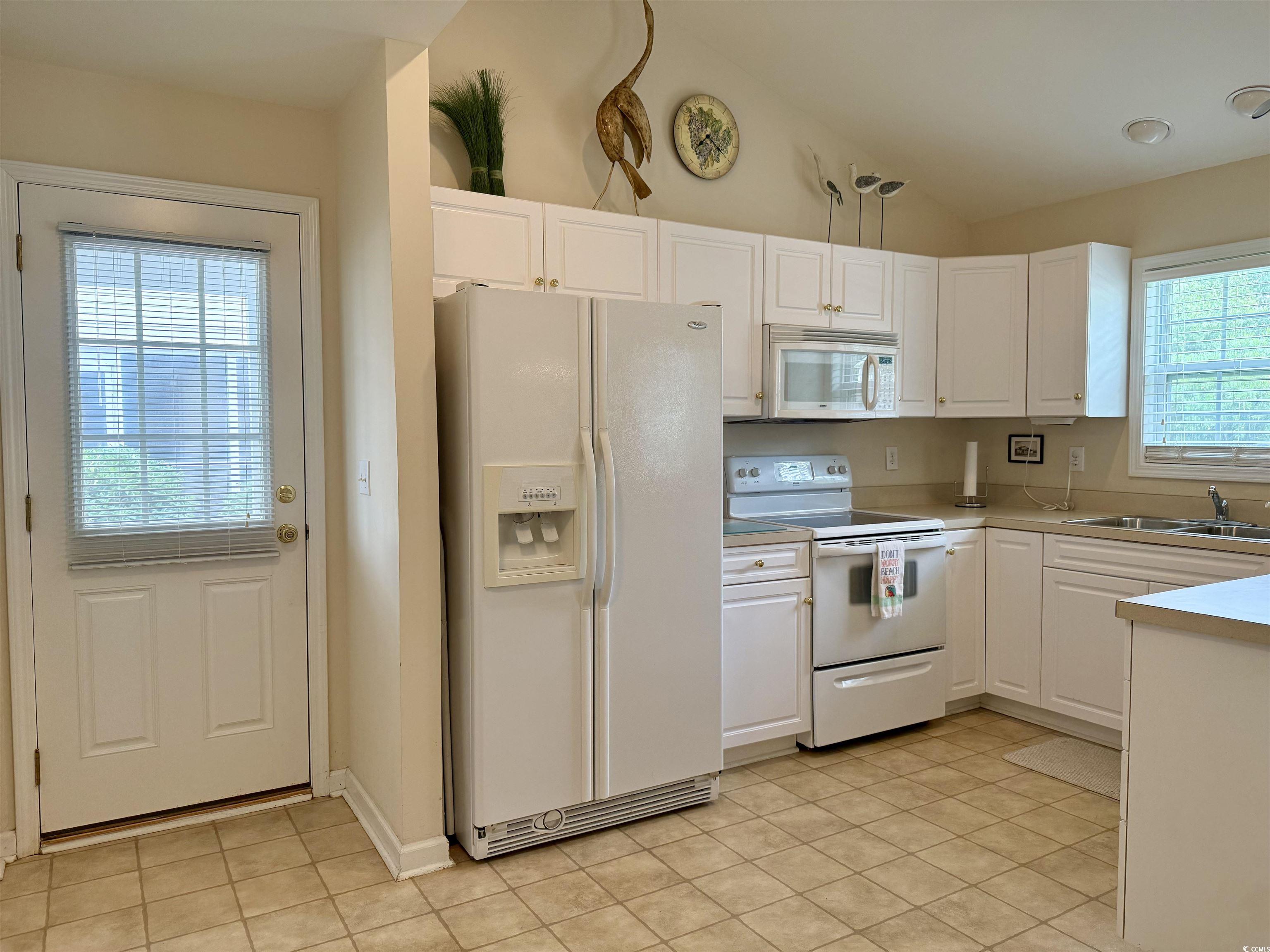 215 Melody Gardens Dr. Property Photo 3