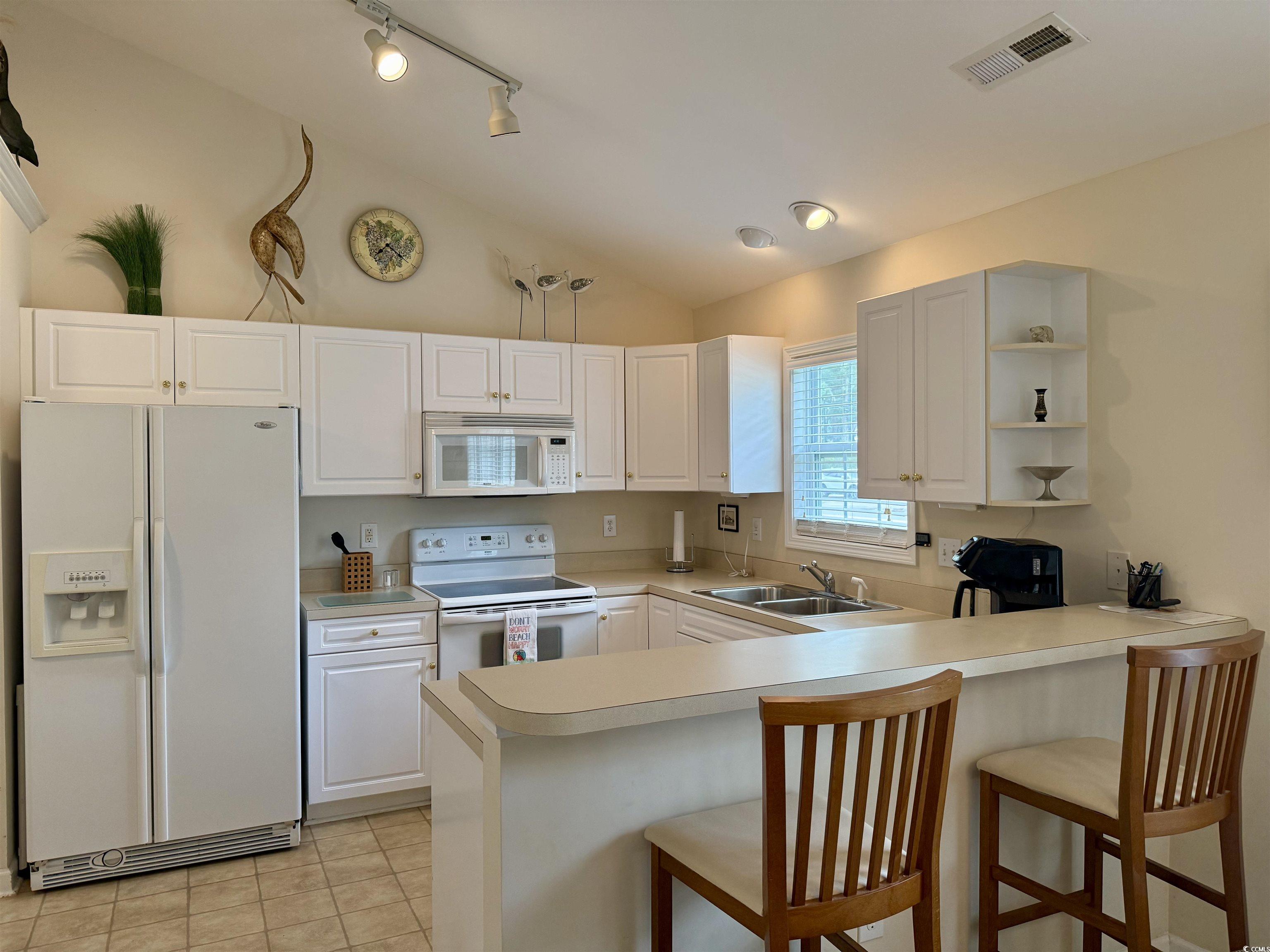 215 Melody Gardens Dr. Property Photo 4