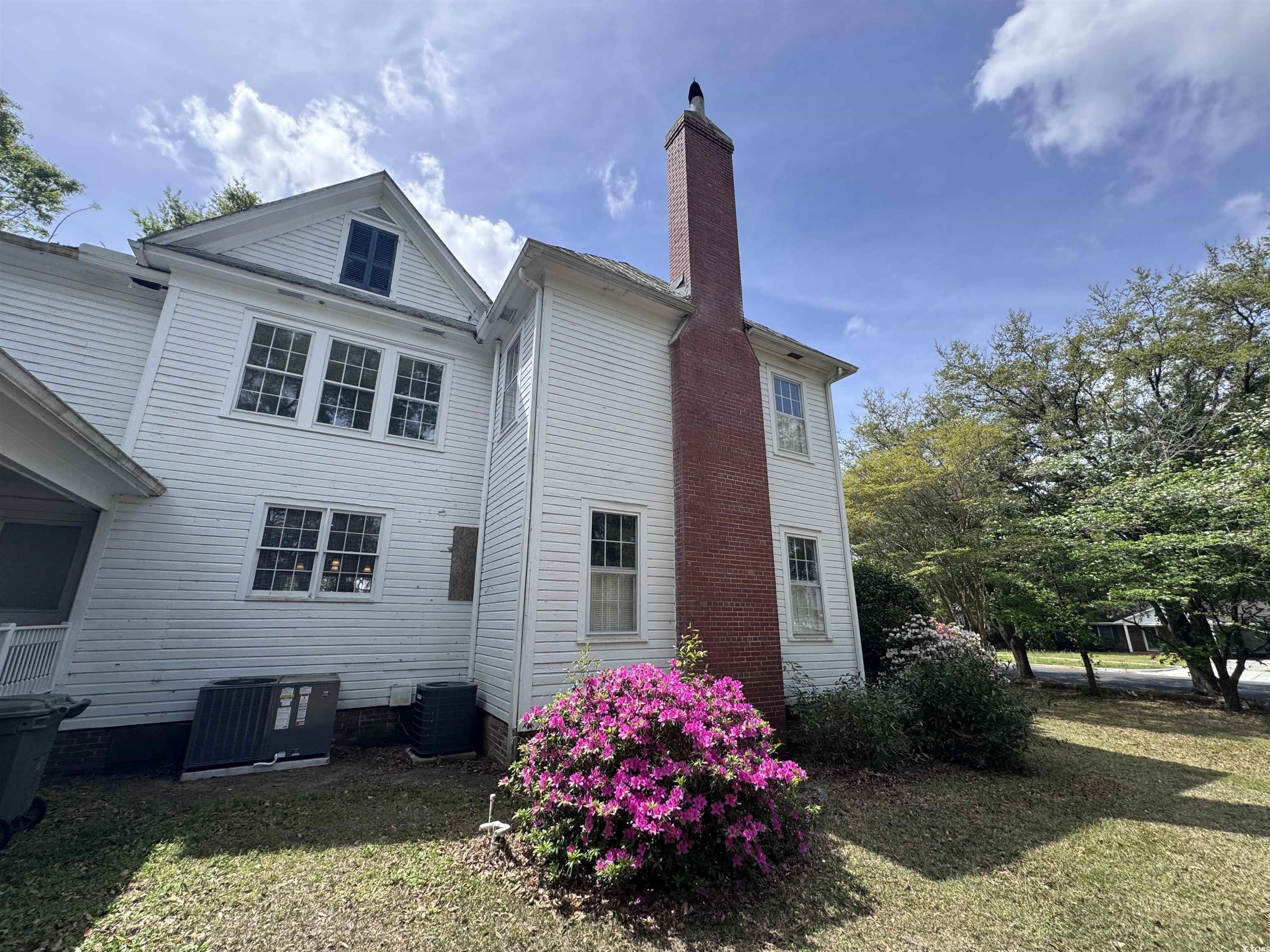 5 S Rosemary Ave. Property Photo 2