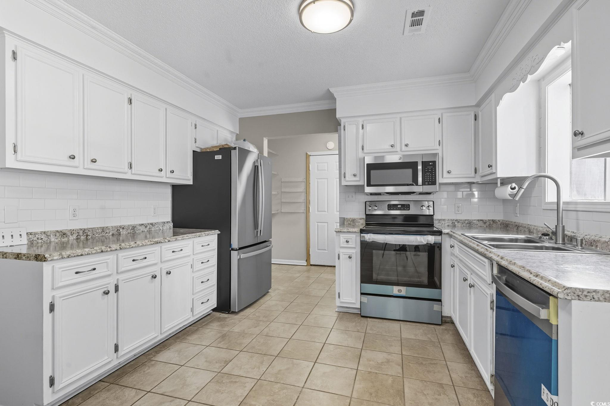 104 Sprucewood Ct. Property Photo 8