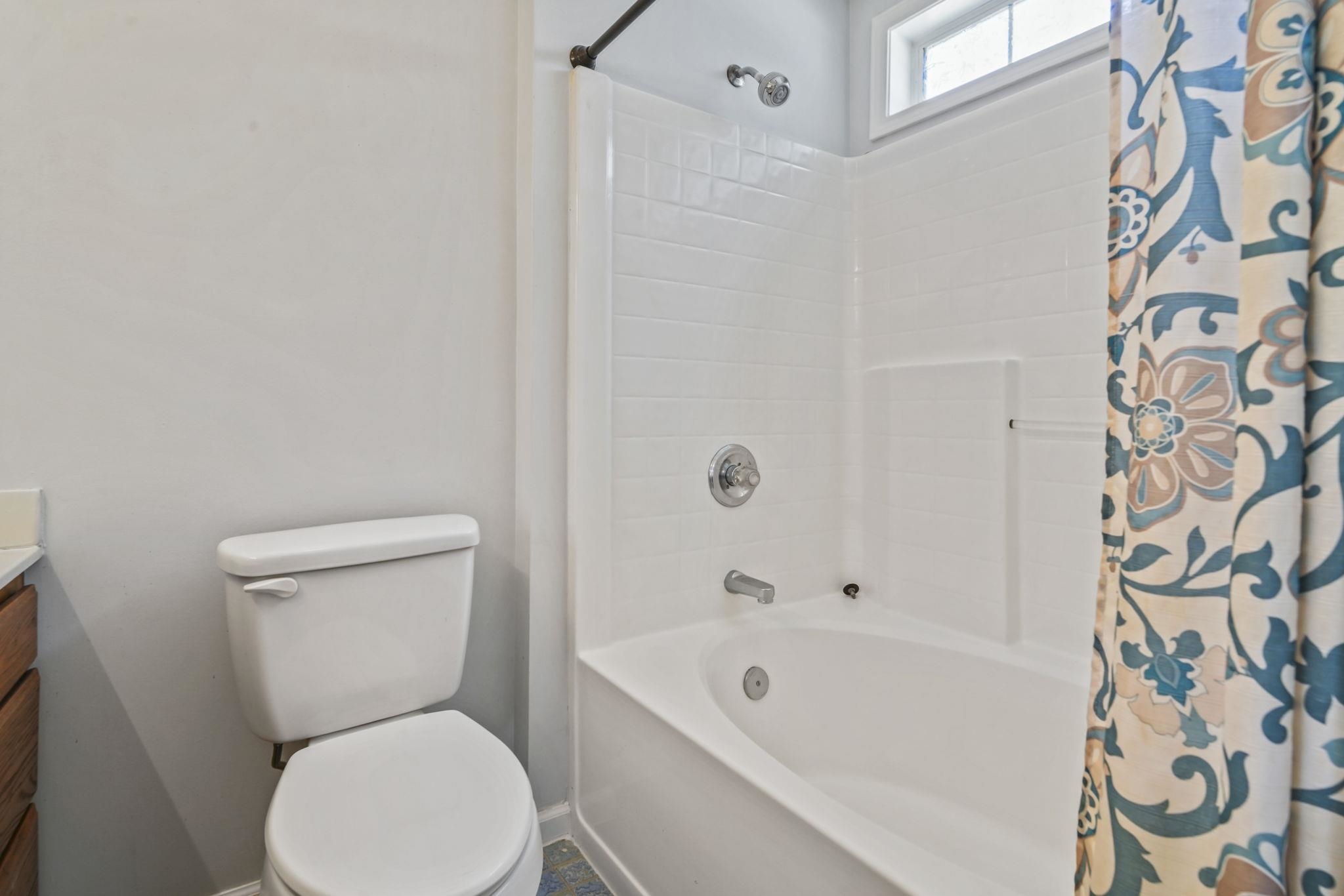 8069 Resin Rd. Property Photo 6