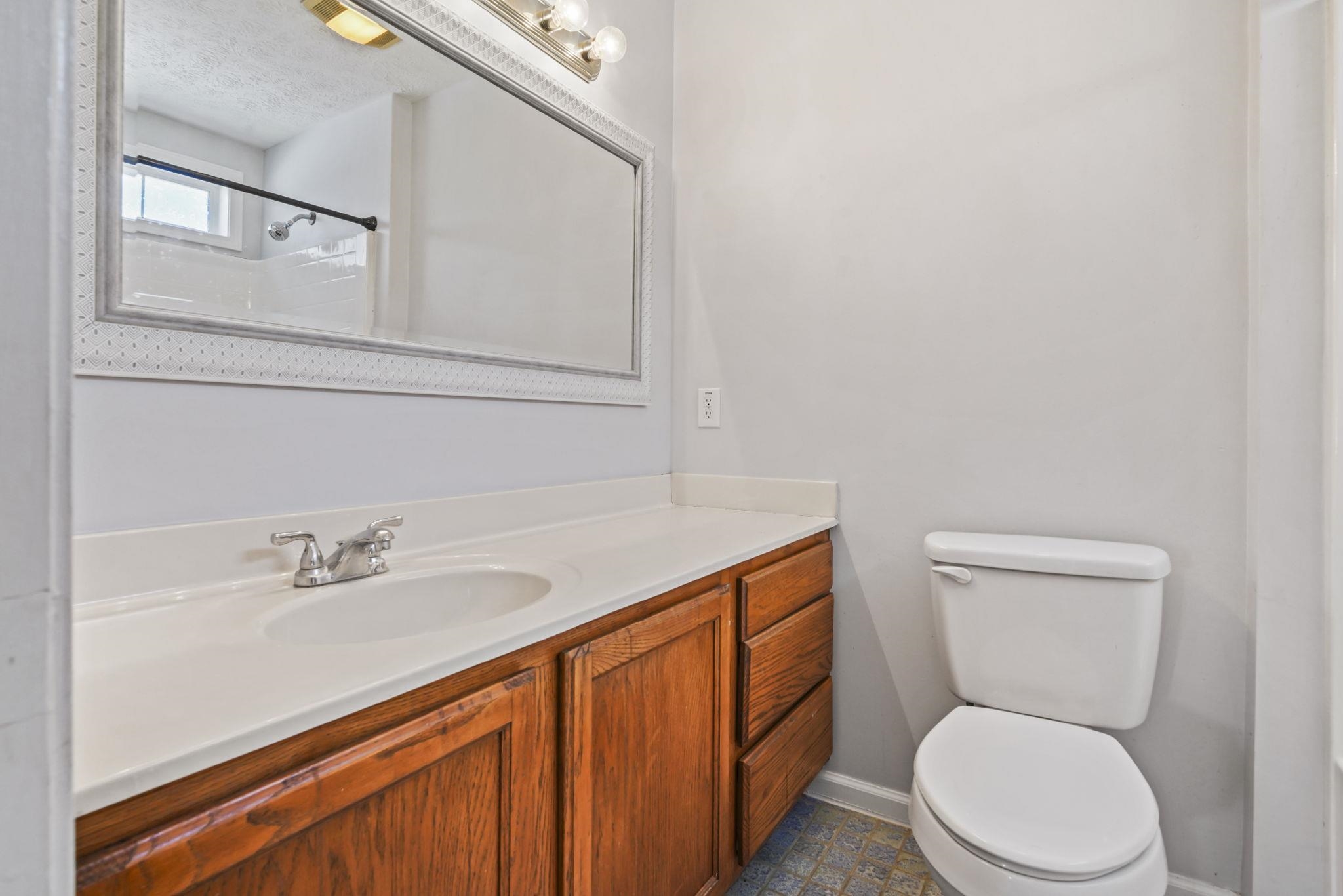 8069 Resin Rd. Property Photo 11
