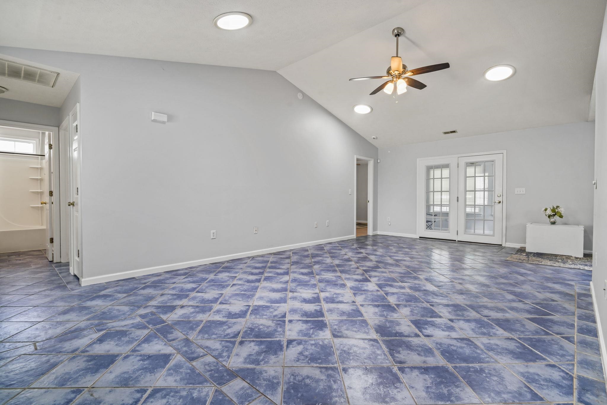 8069 Resin Rd. Property Photo 12