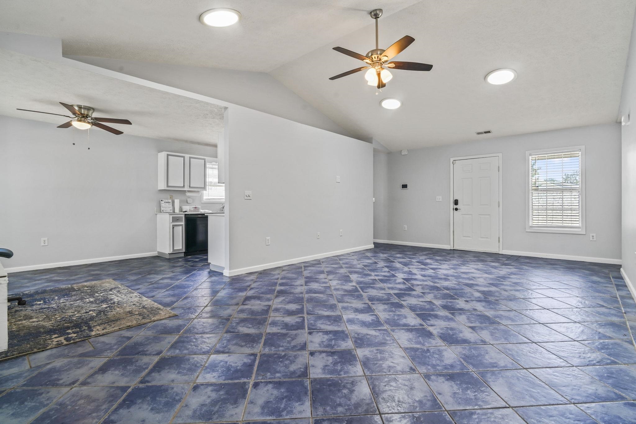 8069 Resin Rd. Property Photo 14
