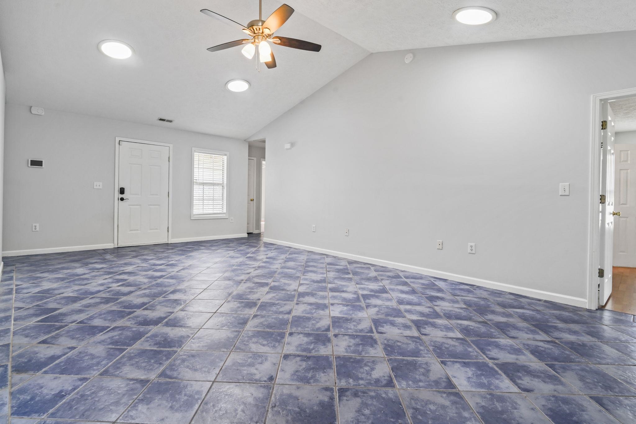 8069 Resin Rd. Property Photo 15