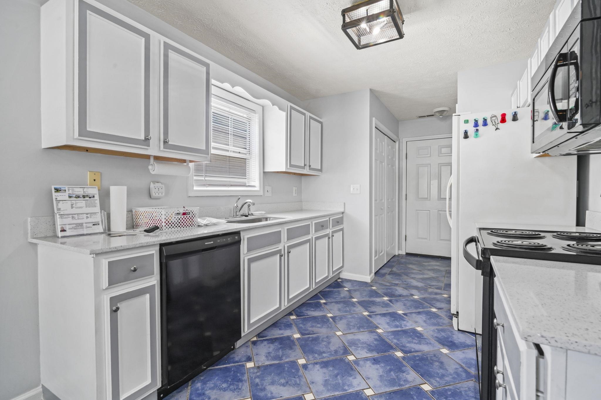 8069 Resin Rd. Property Photo 22
