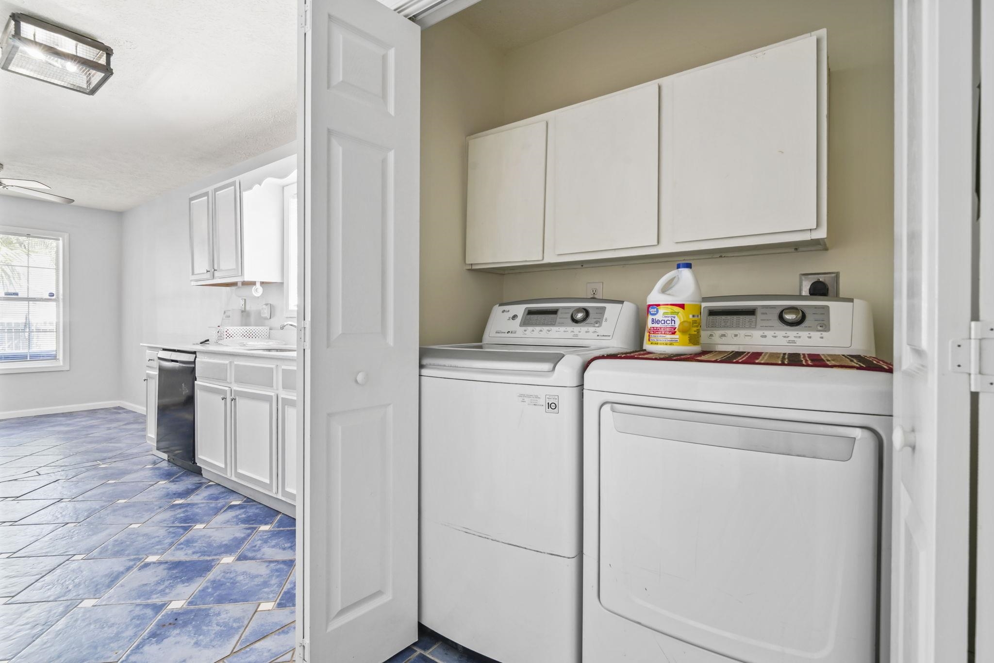 8069 Resin Rd. Property Photo 26
