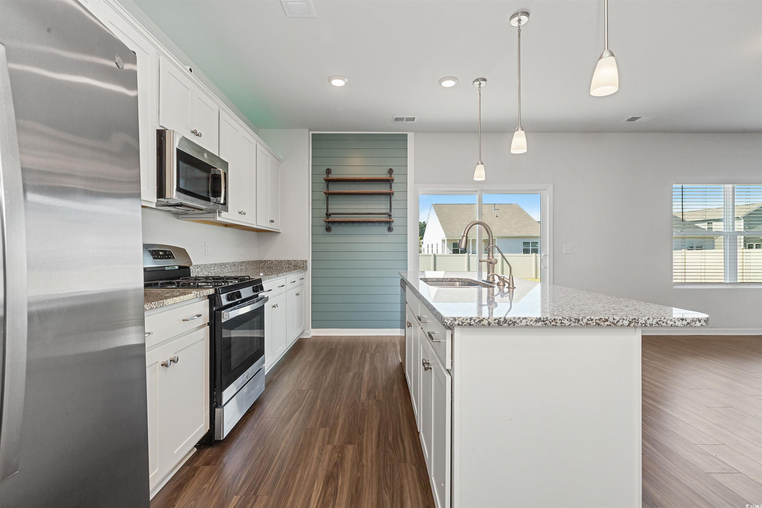 757 Lambeth Ln. Property Photo 8