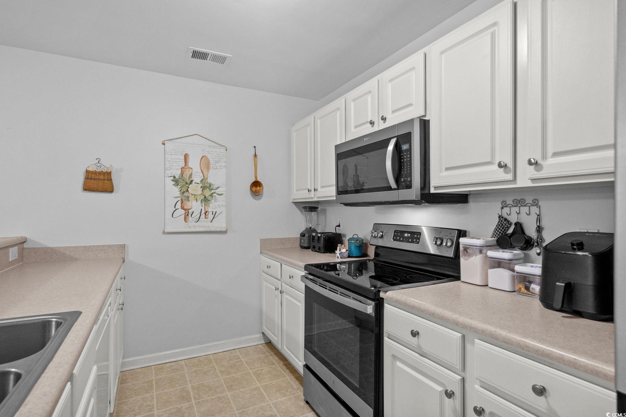 4849 Meadowsweet Dr. Property Photo 12