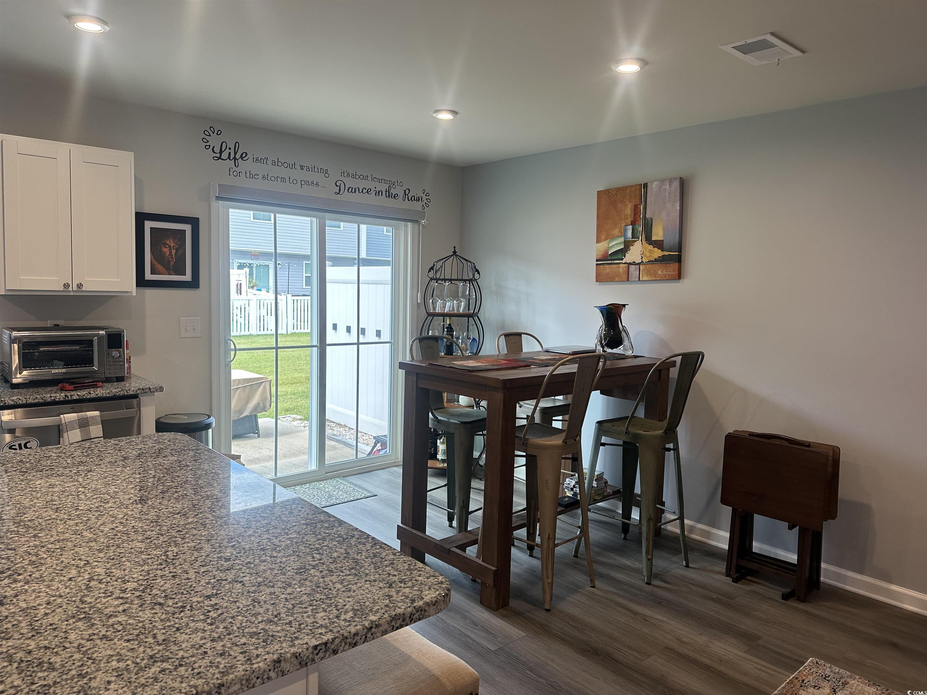 405 El Camino Dr. Property Photo 4