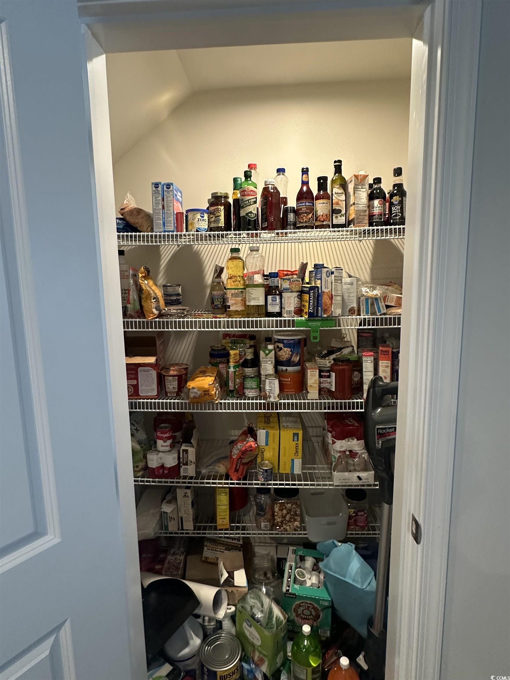 405 El Camino Dr. Property Photo 8