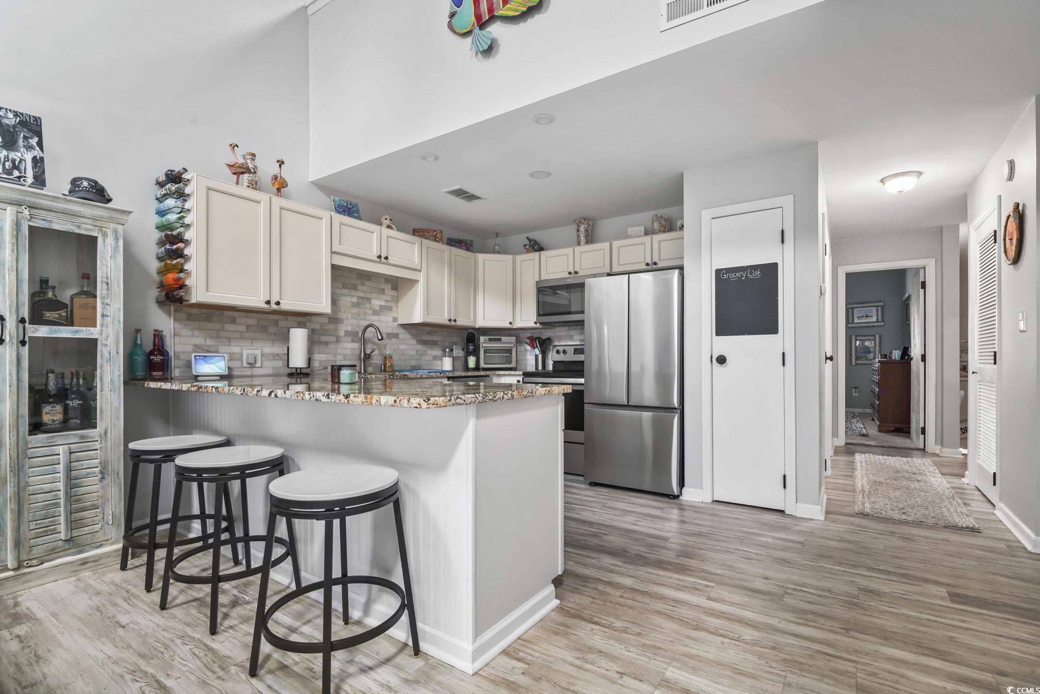 1880 Auburn Ln. Property Photo 8