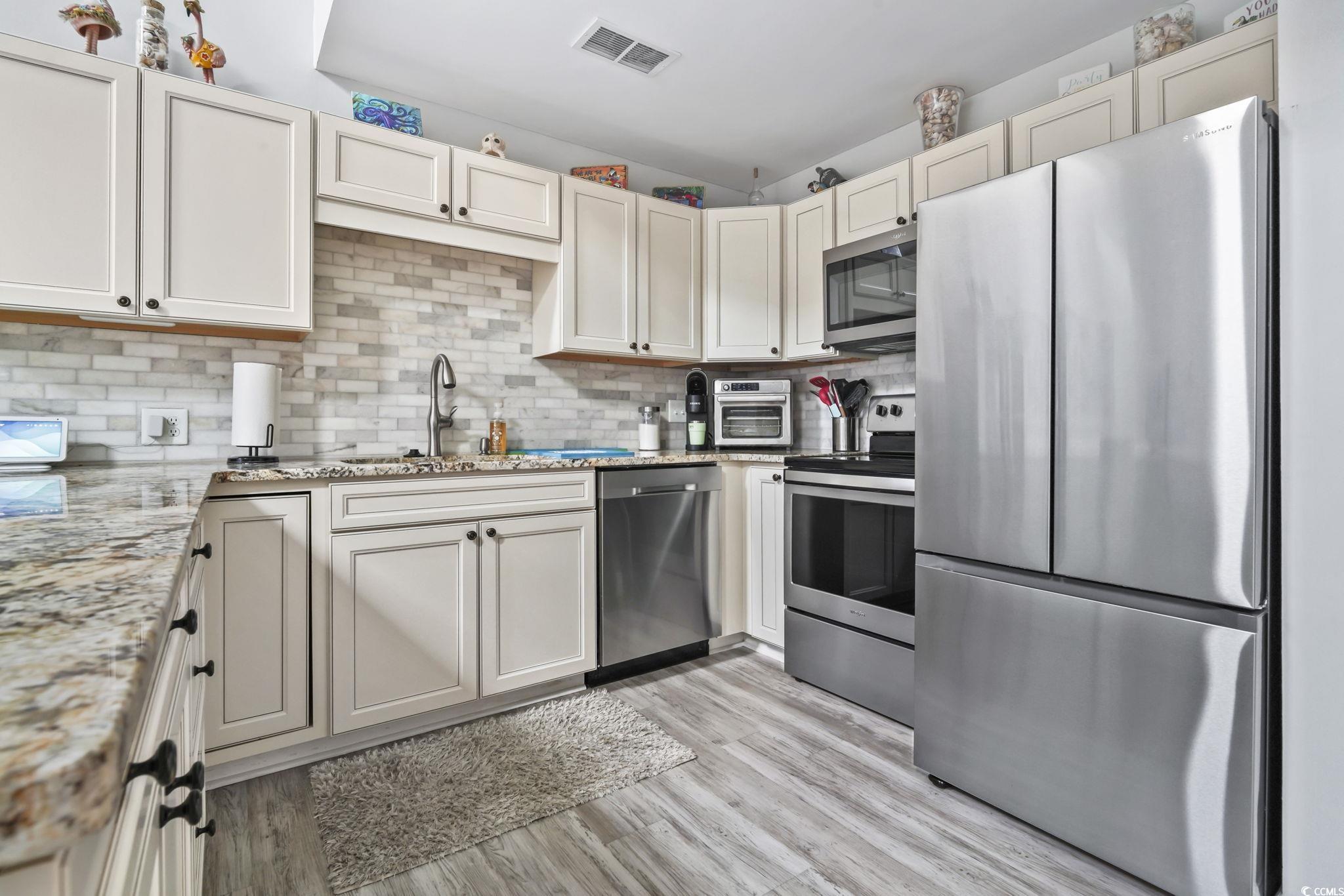 1880 Auburn Ln. Property Photo 10