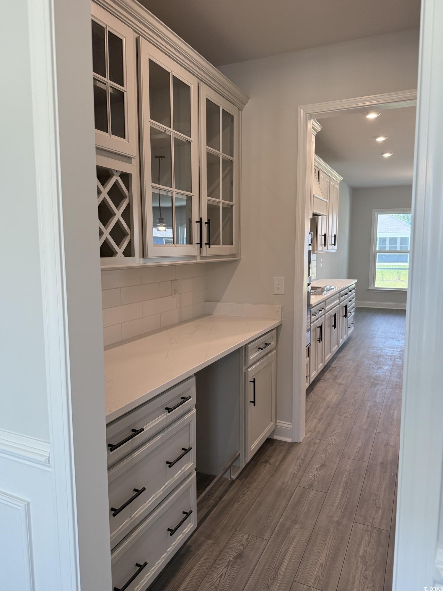 515 Oak Landing Dr. Property Photo 8