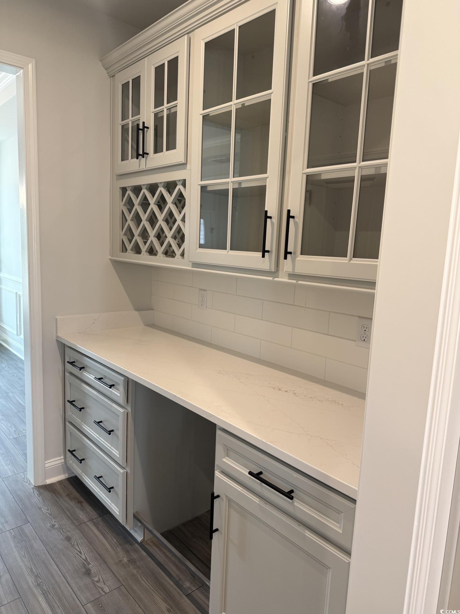 515 Oak Landing Dr. Property Photo 9