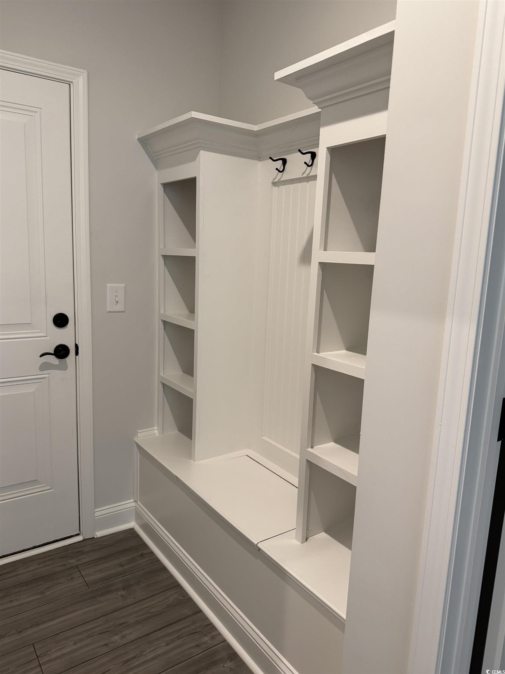 515 Oak Landing Dr. Property Photo 16