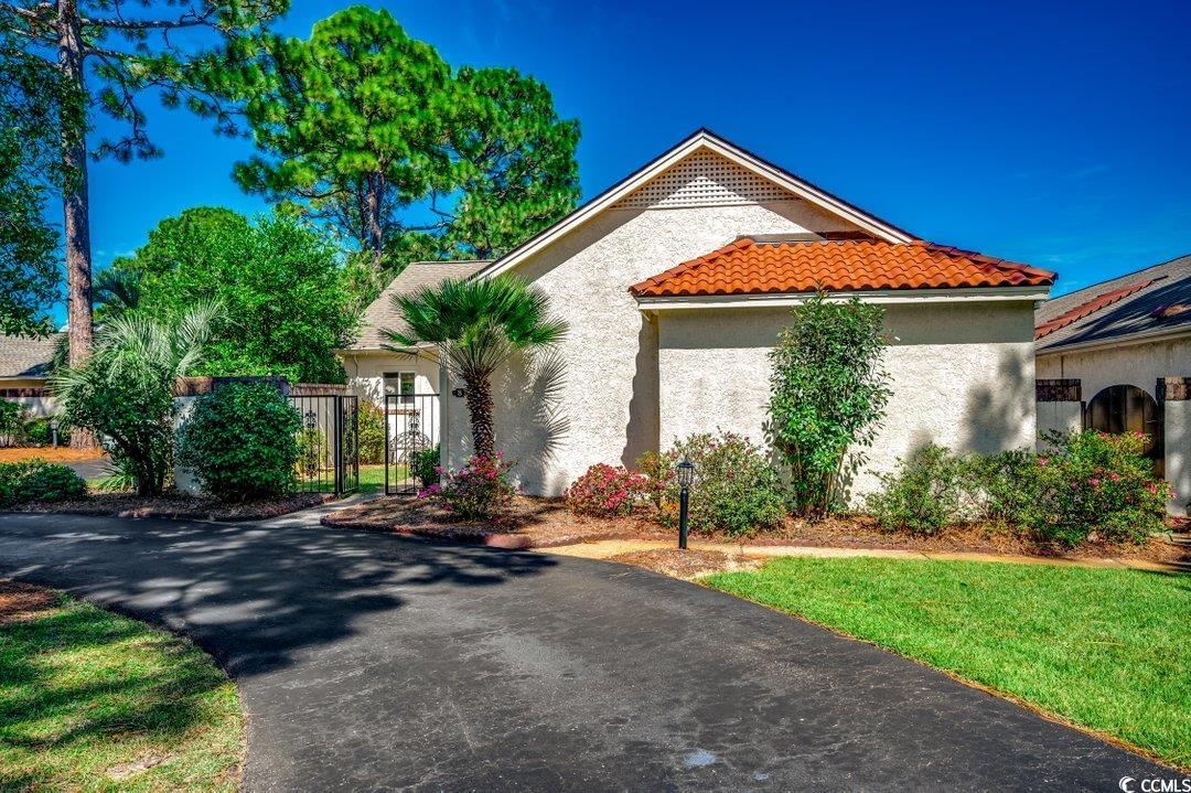 8 Martinique Dr. Property Photo 1