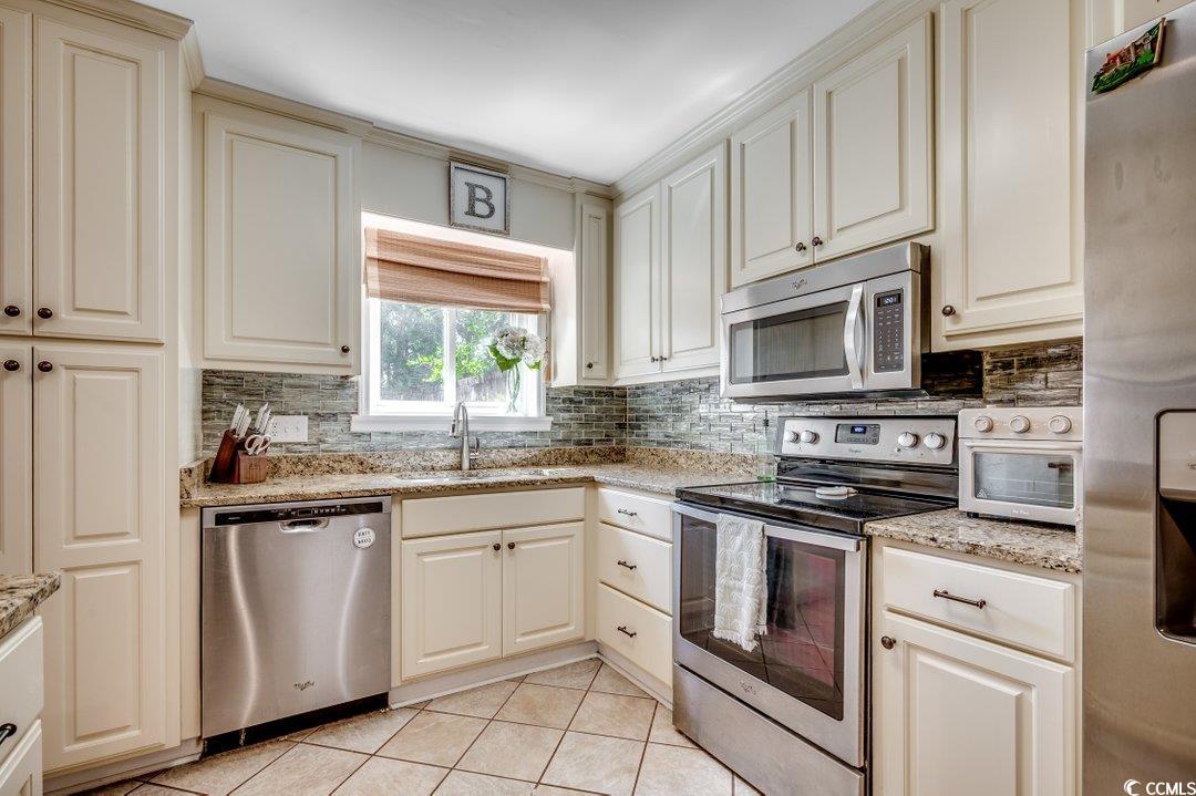 8 Martinique Dr. Property Photo 4