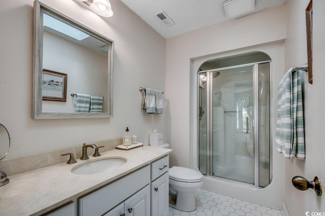 8 Martinique Dr. Property Photo 14