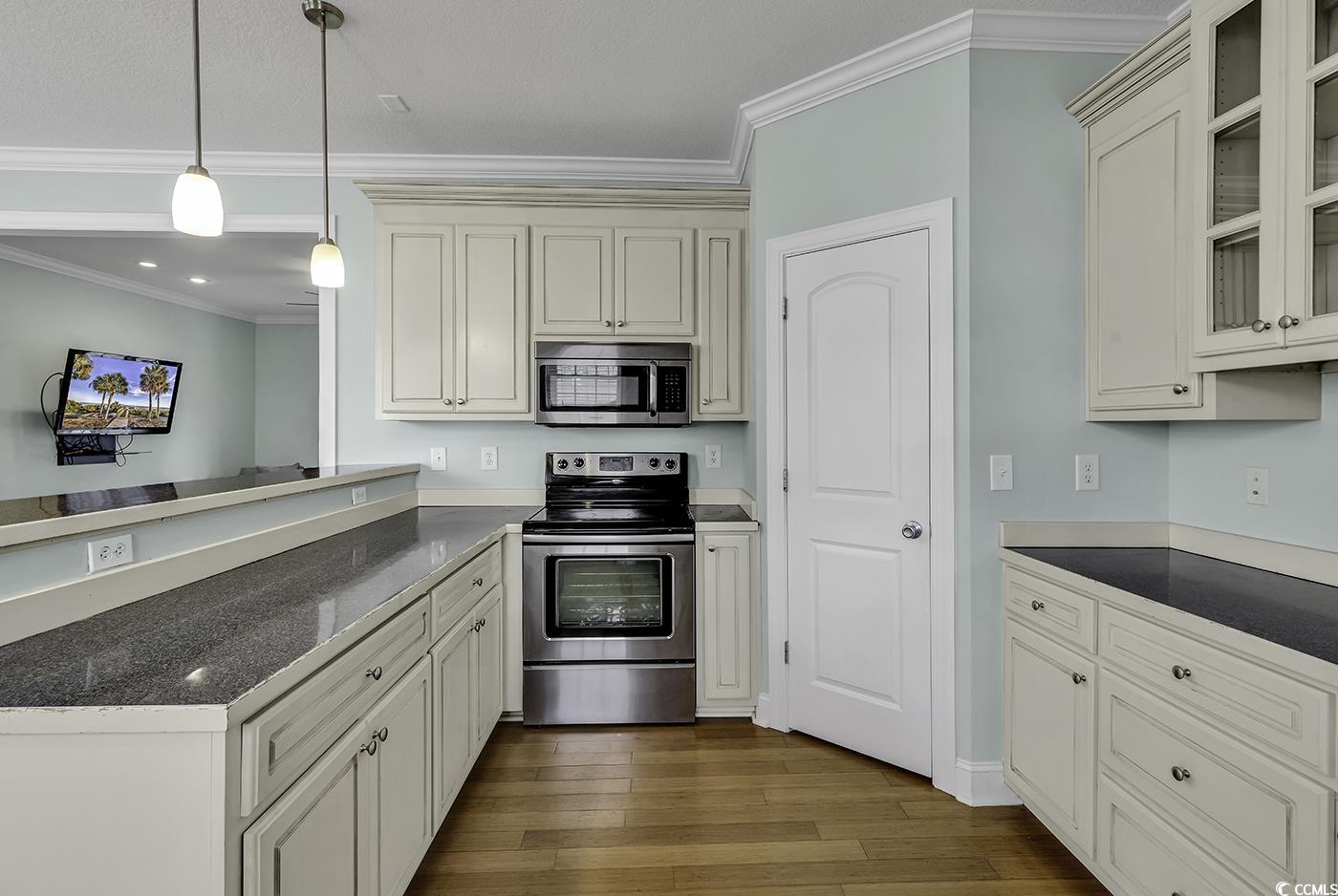 6 Cottage Dr. Property Photo 9