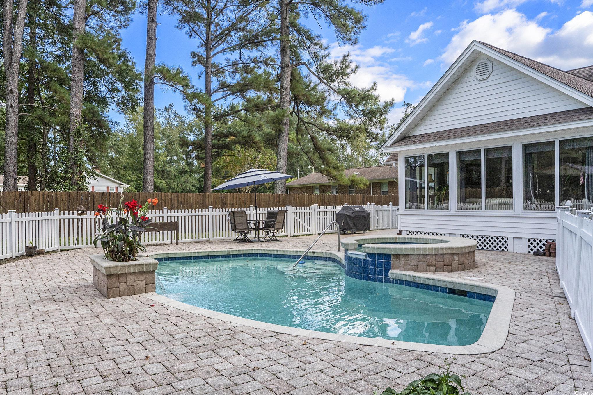 4809 Forest Dr. Property Photo 3