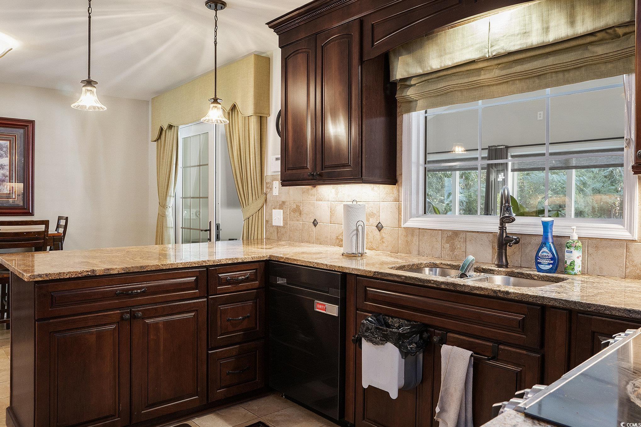 4809 Forest Dr. Property Photo 9