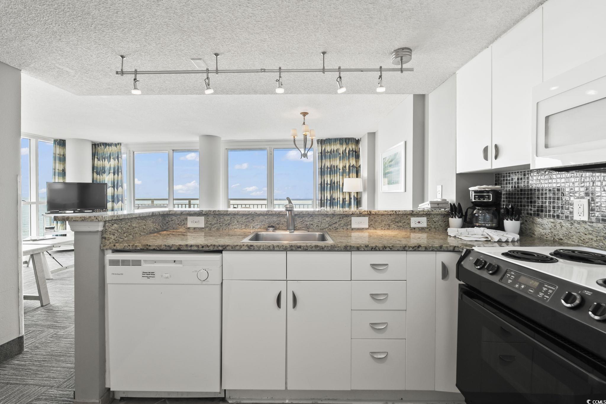 300 N Ocean Blvd. Property Photo 13