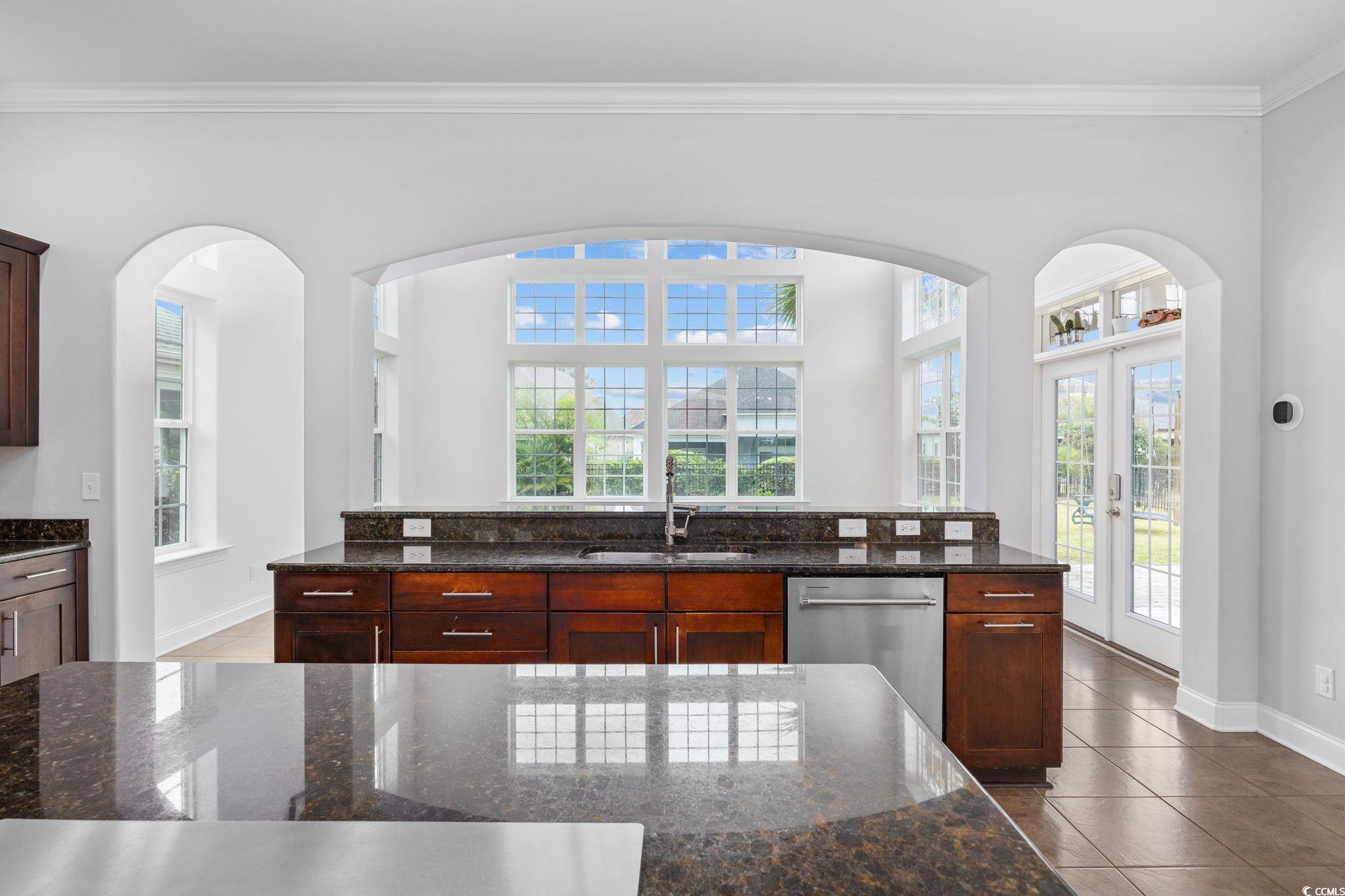 914 Bluffview Dr. Property Photo 6